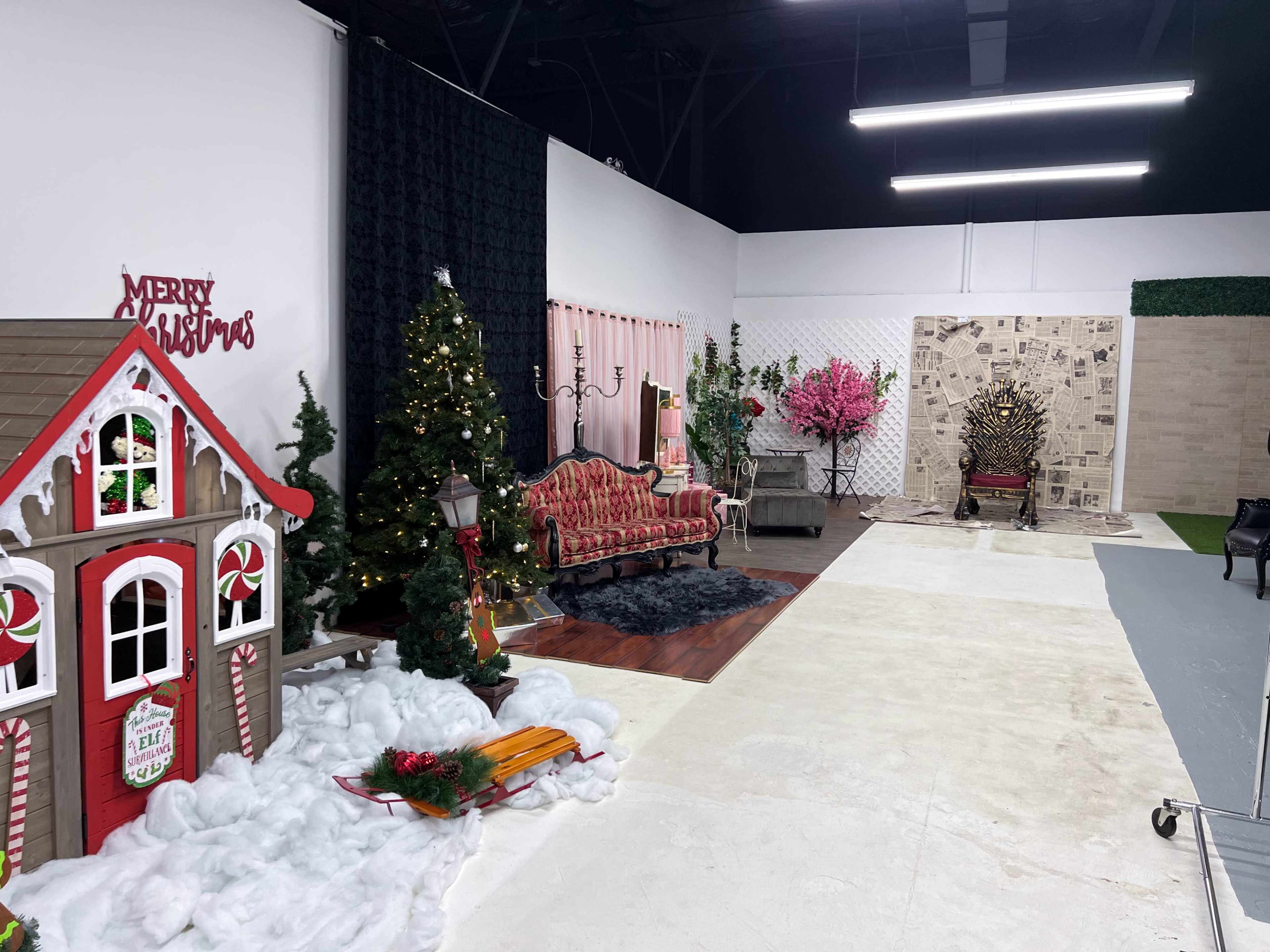 North Houston Multi-Themed Studio with Lighting Equipment - AVS2 Image in Century Plaza, Houston, TX