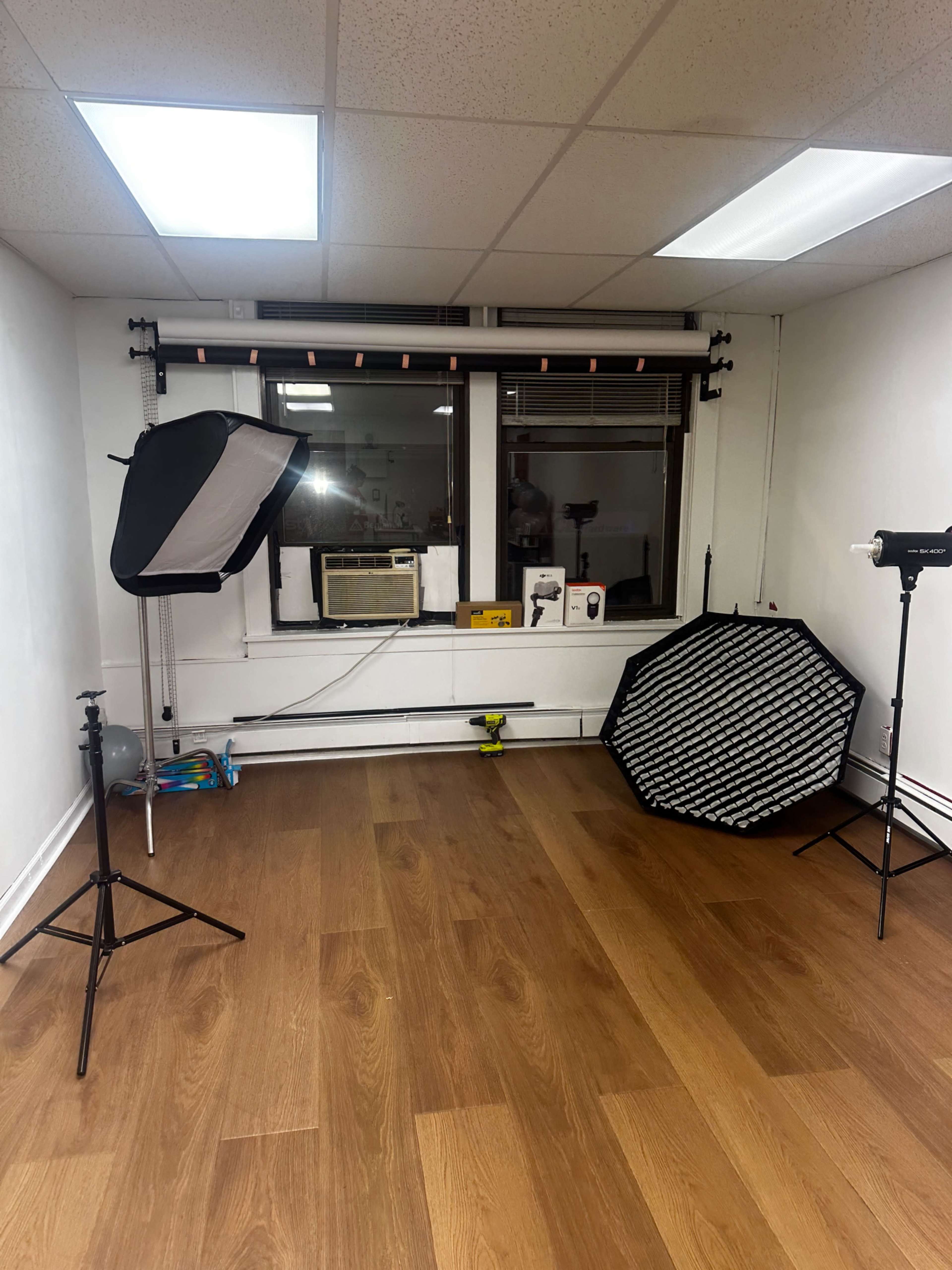 Photography Studio in Linden Downtown for creative jobs Image in Linden, Linden, NJ