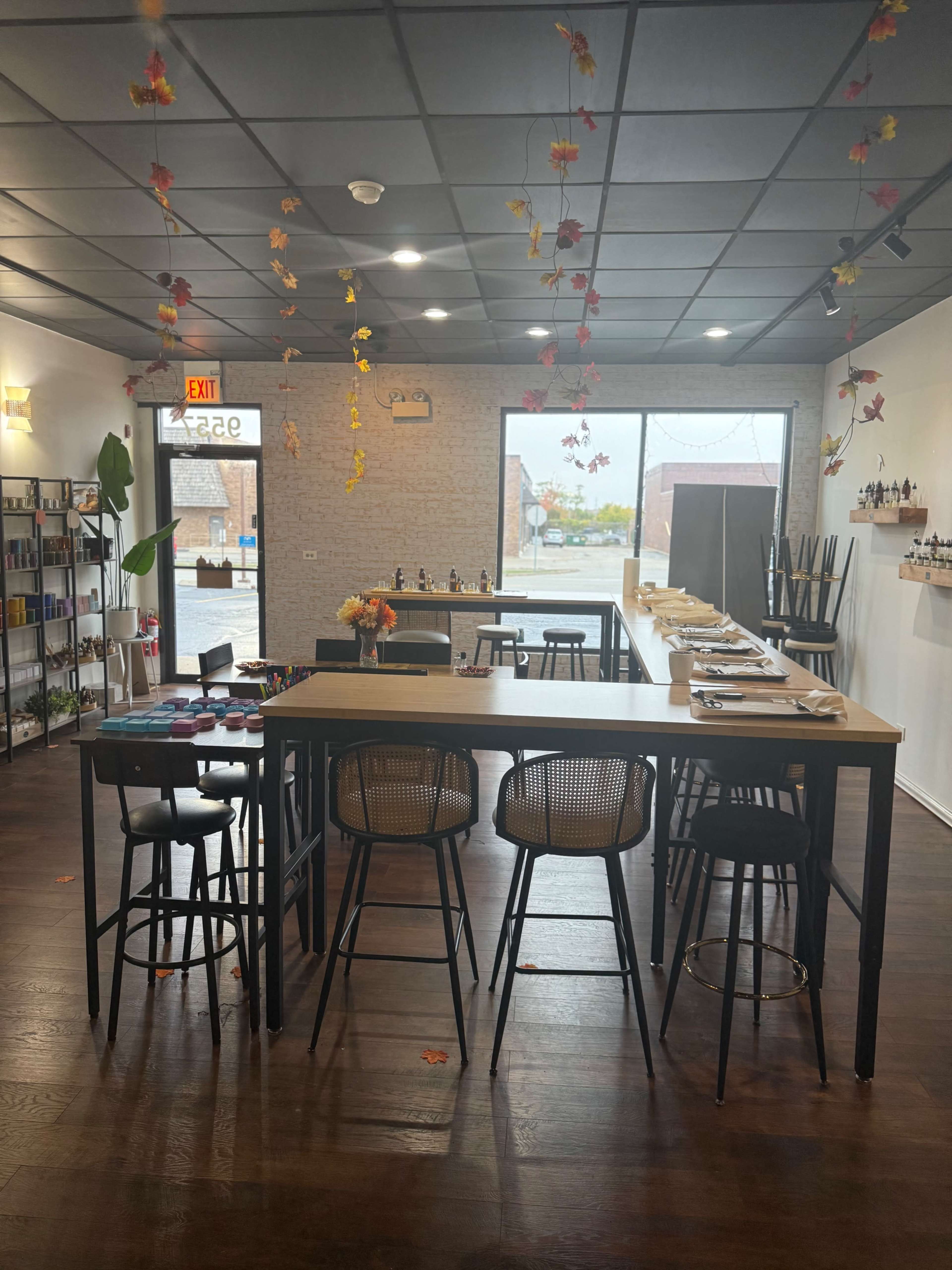 Aesthetic Lifestyle Space in Evergreen Park – Ideal for Content, Pop-Ups, Small Gatherings and parties and private events Image in Orland Township, Orland Park, IL