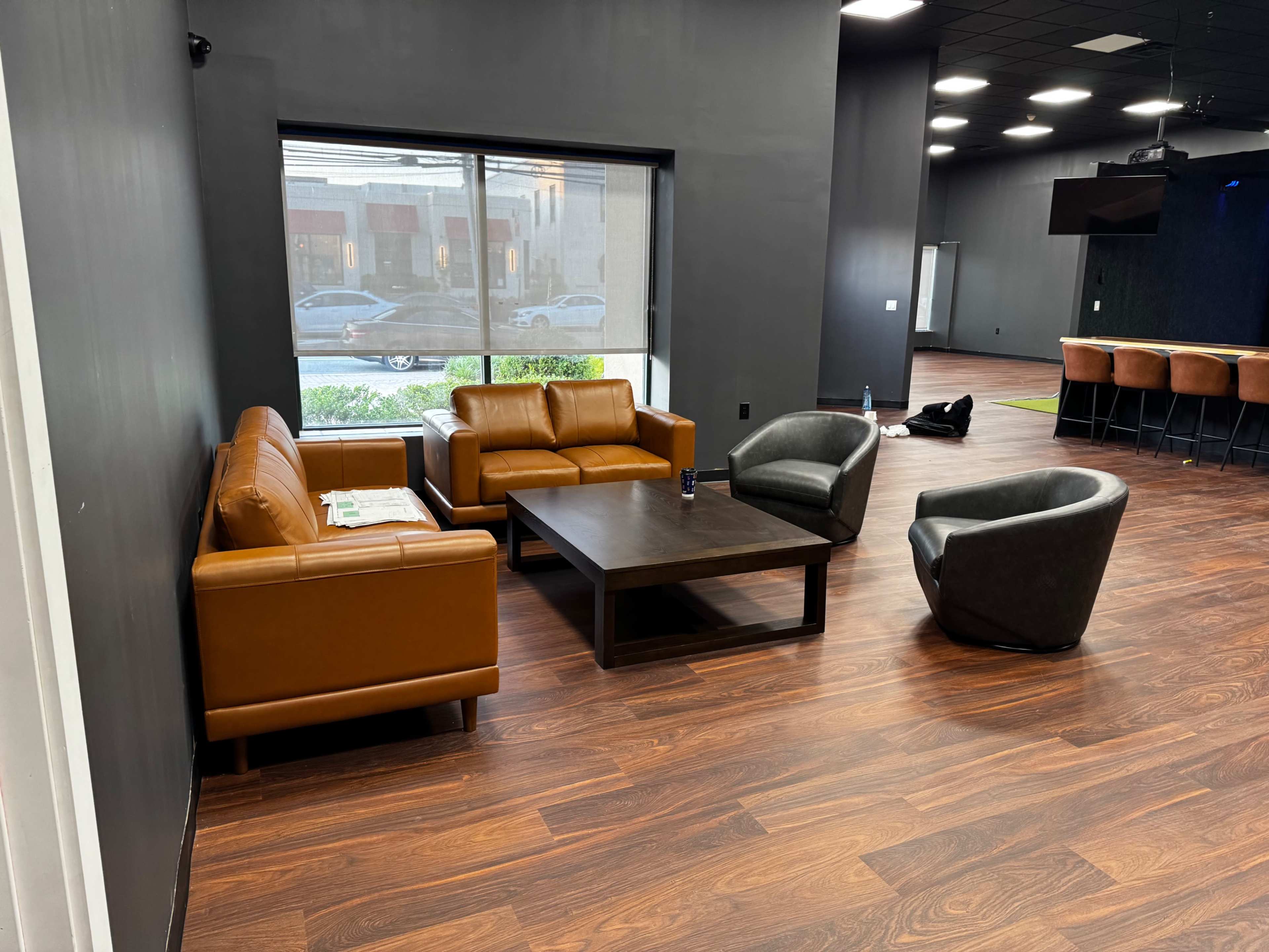 Modern, Upscale Golf Simulator Facility Image in Oyster Bay, Farmingdale, NY