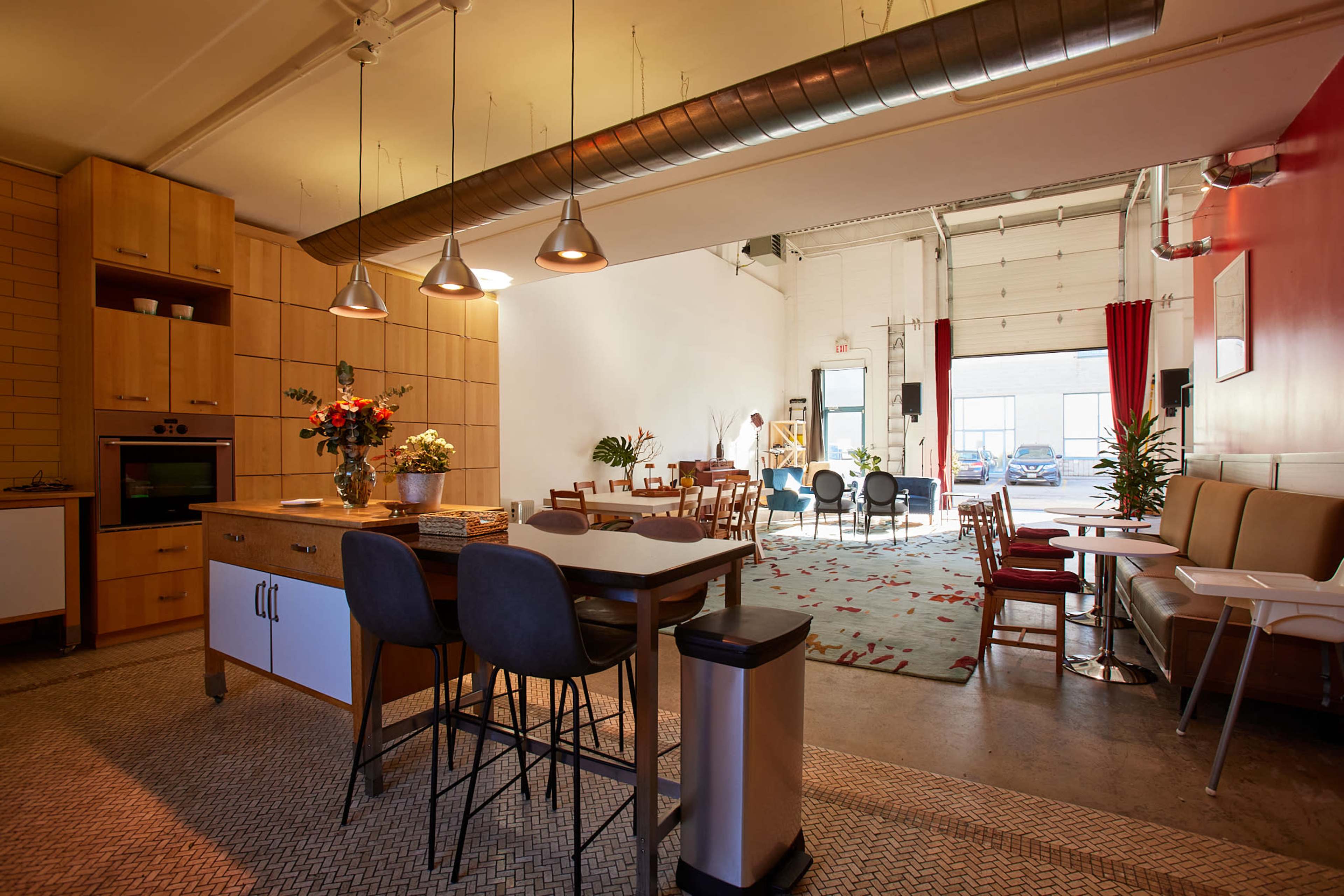 Multi-use Open Concept West End Venue with Spacious Full Kitchen Image in Junction Triangle, Toronto, ON