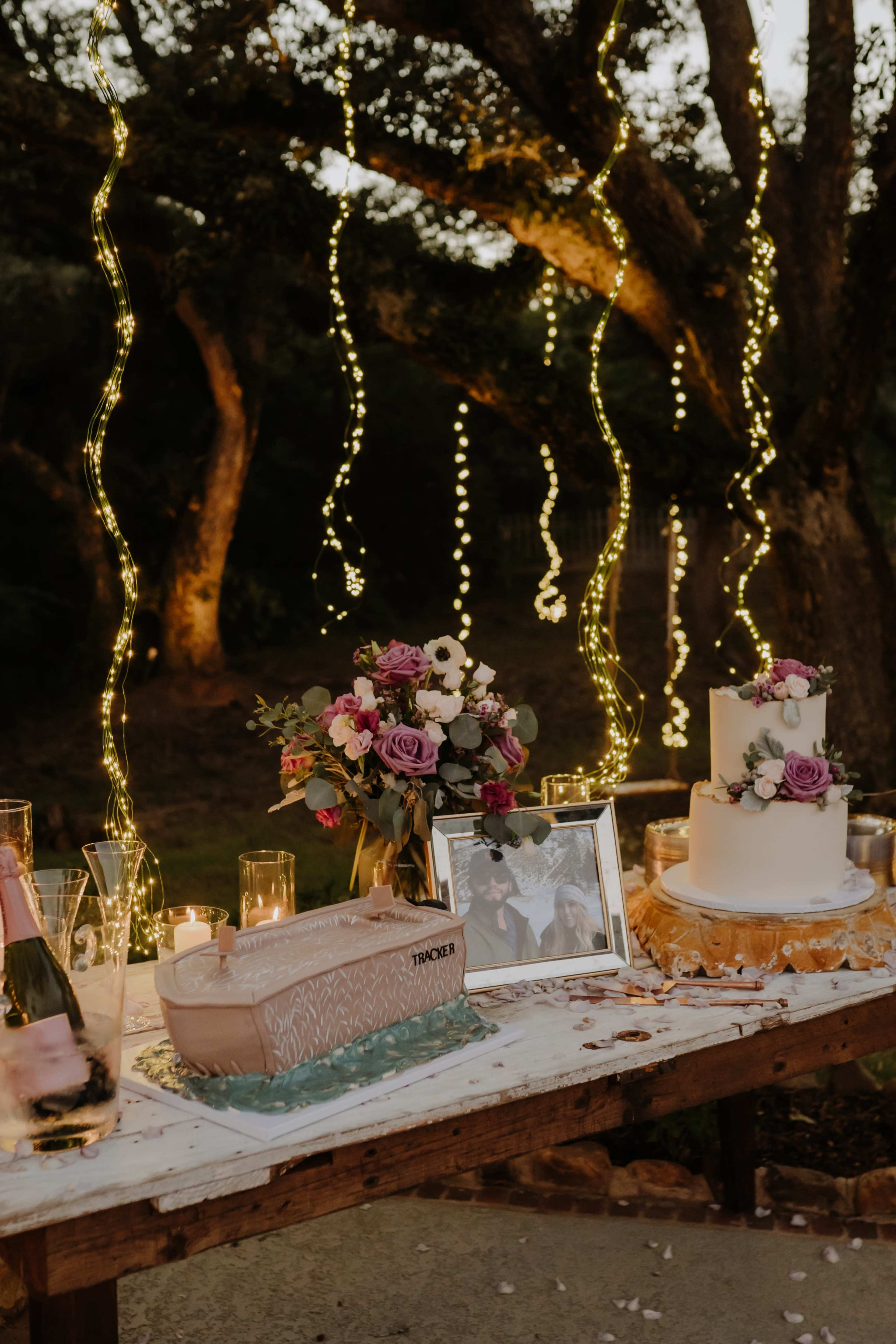 Split Oak Estate- Serene Retreat with Gazebo & Expansive Oak Trees – Perfect for Thanksgiving get togethers, Christmas Parties, Birthday Parties, Dinner Parties, & More Image in , Cat Spring, TX