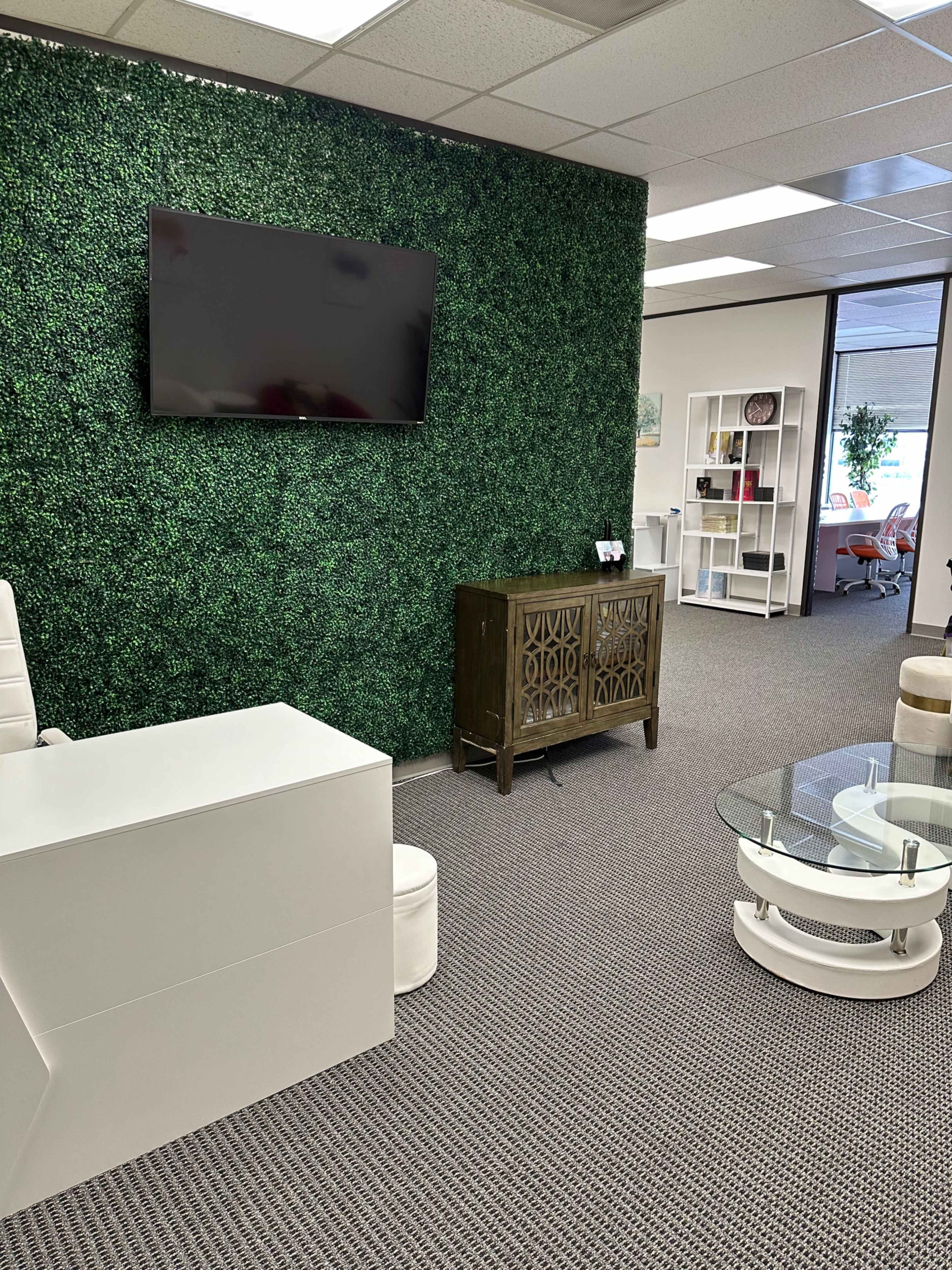 Elegant Urban Office with Stylish Decor and Versatile Spaces Image in Northside, Houston, TX