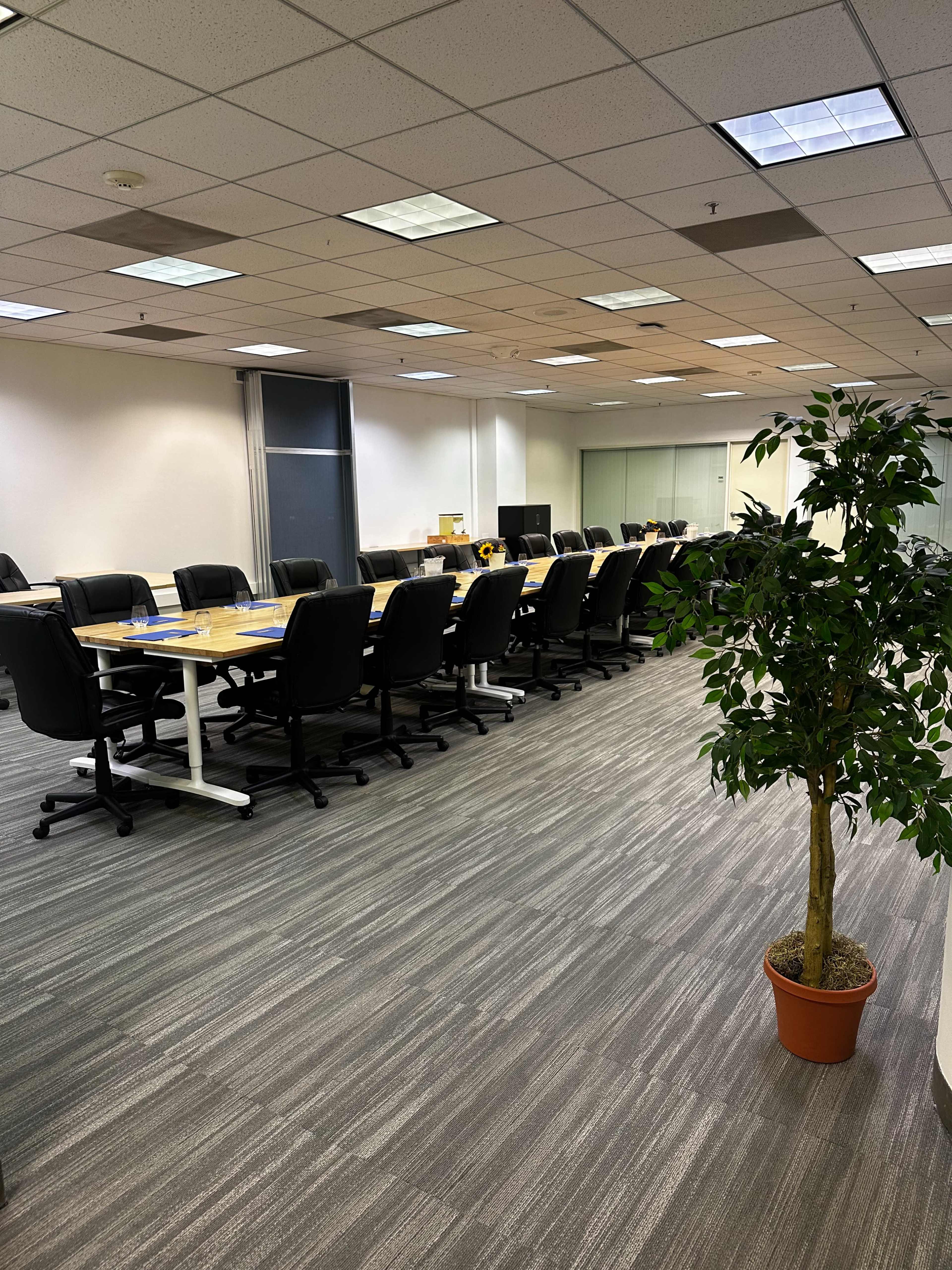 Executive Boardroom Suite with Breakout Spaces Image in Downtown Oakland, Oakland, CA