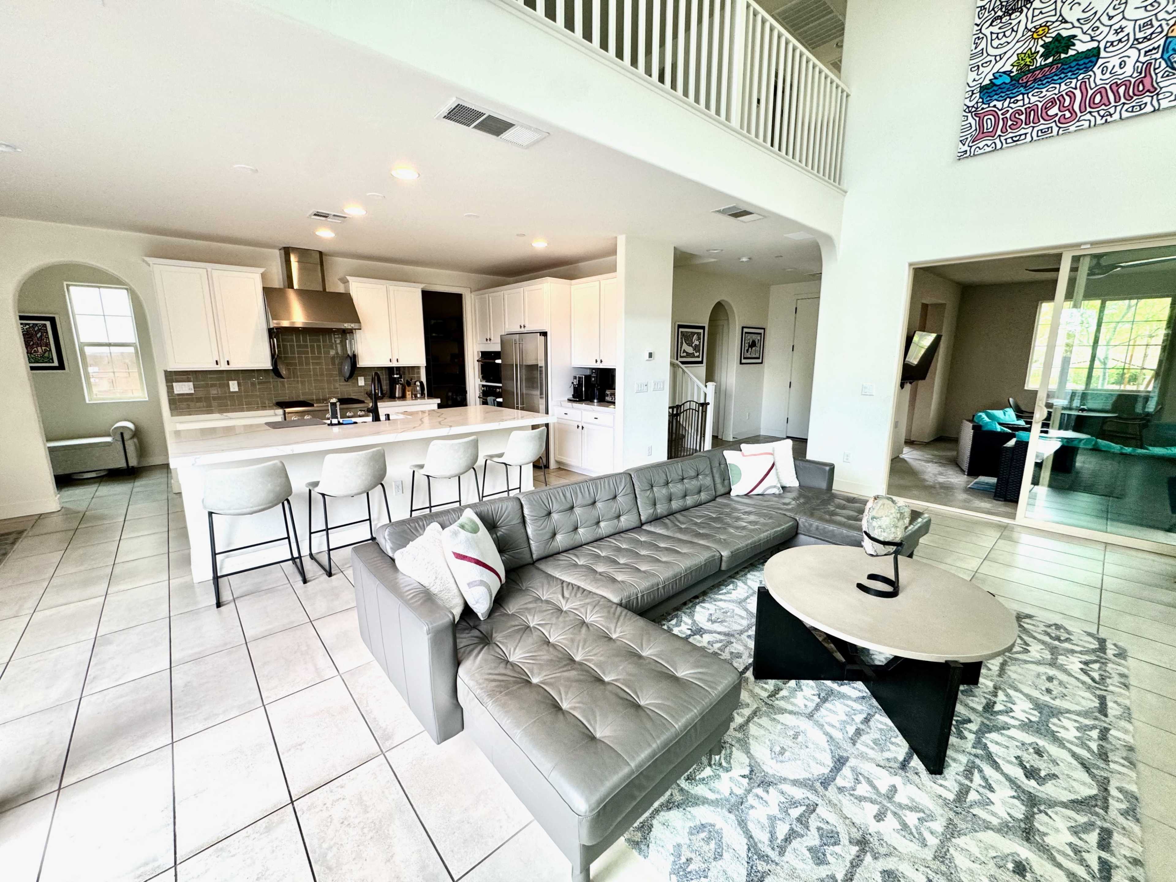 Contemporary Mid-Century Suburban House w/ Indoor-Outdoor Flow & Designer Pool Image in MacDonald Ranch, Henderson, NV