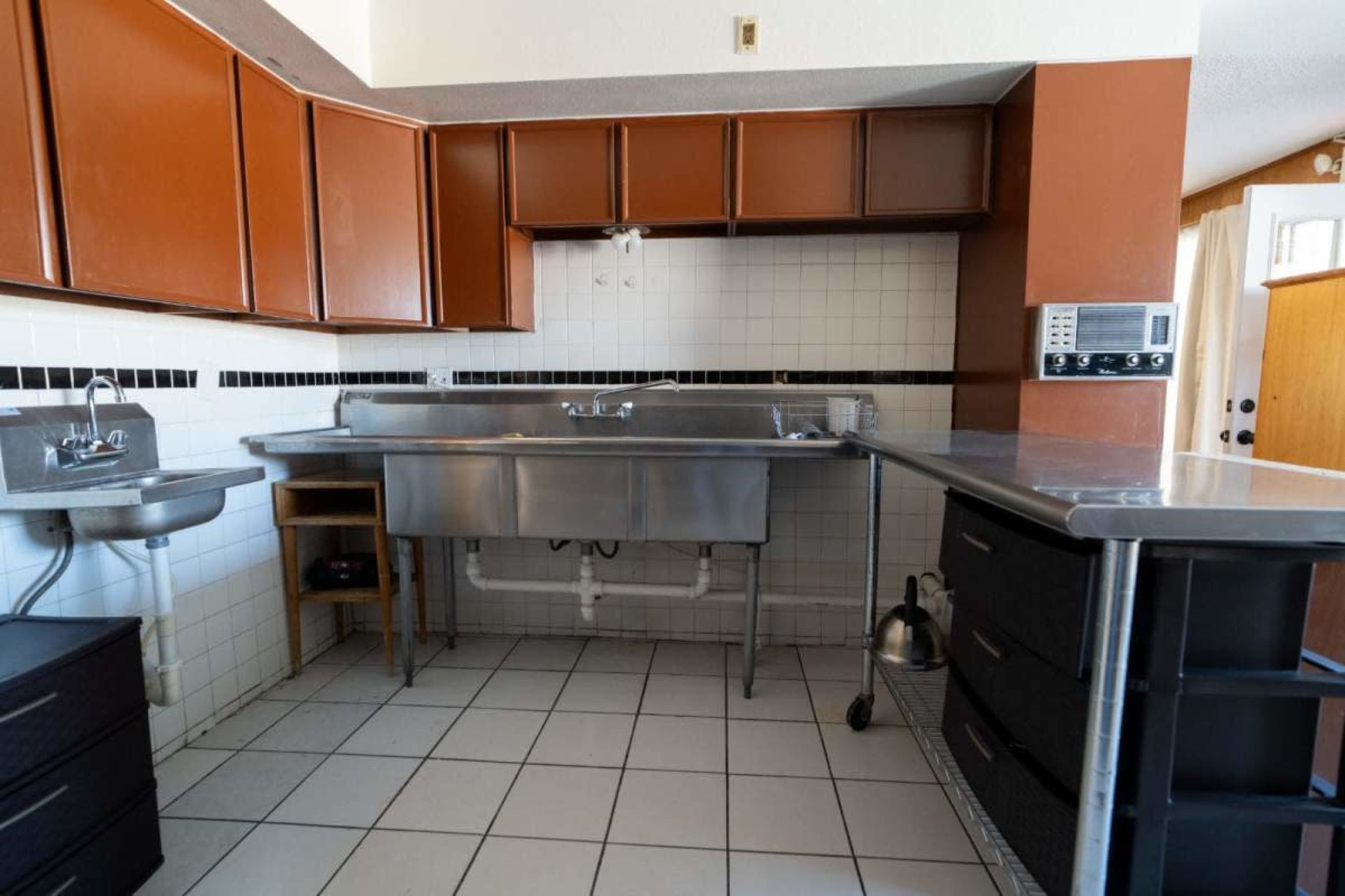 Casa de Ensueño con Amplio Patio para Eventos Image in Colonia del Valle, El Paso, TX