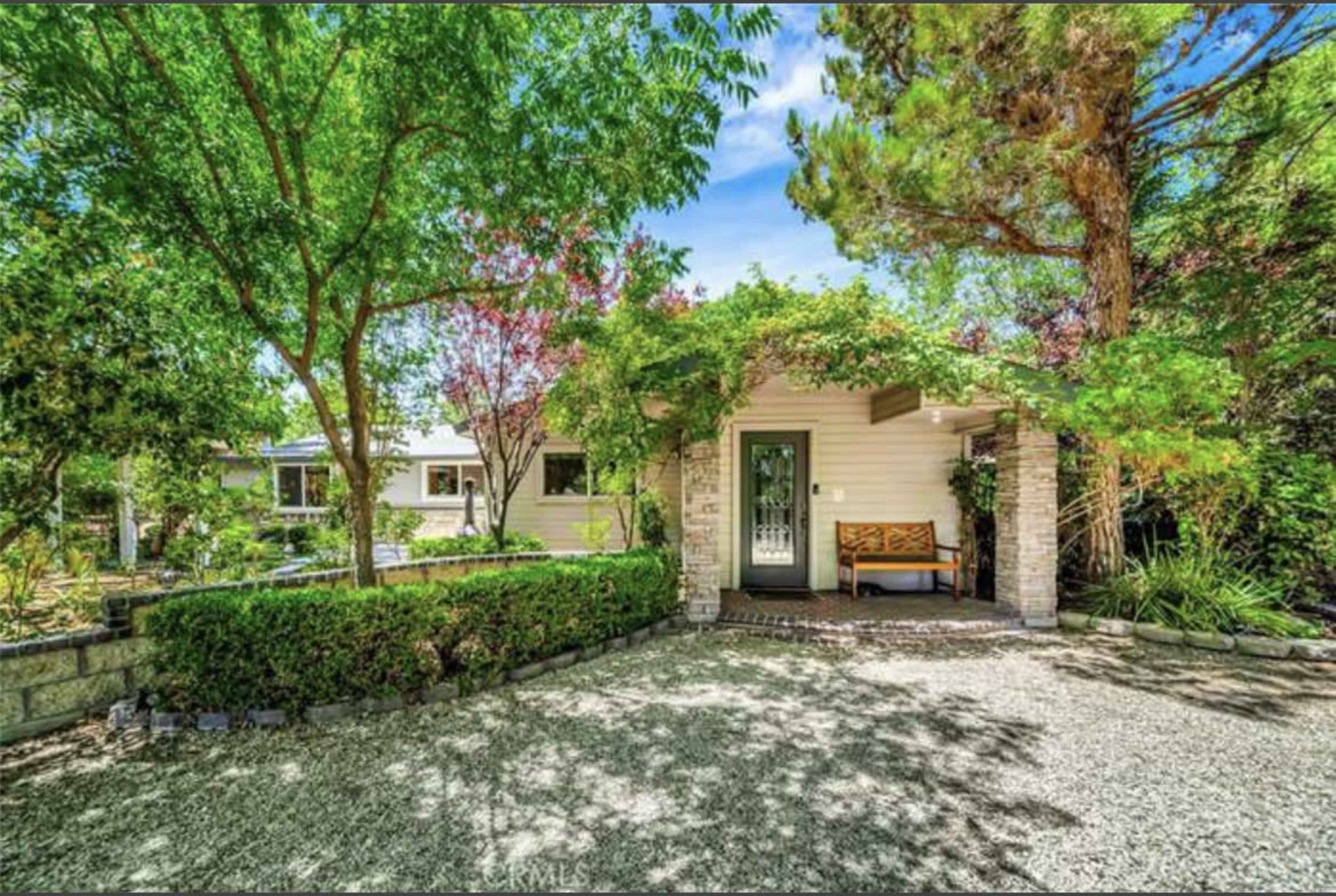 Secret Garden in the Heart of Palmdale Image in , Palmdale, CA