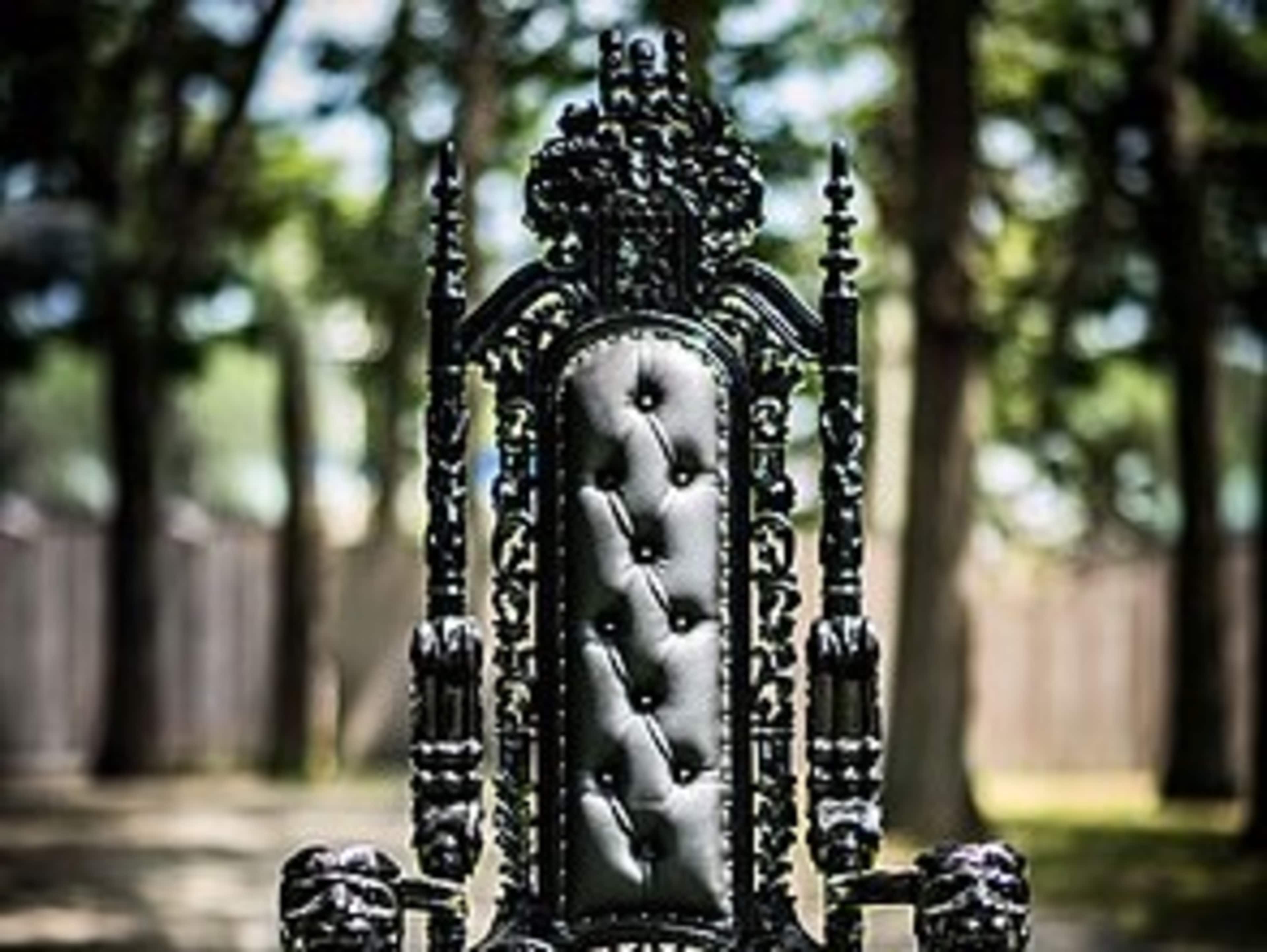 Black Lion Throne Chair
