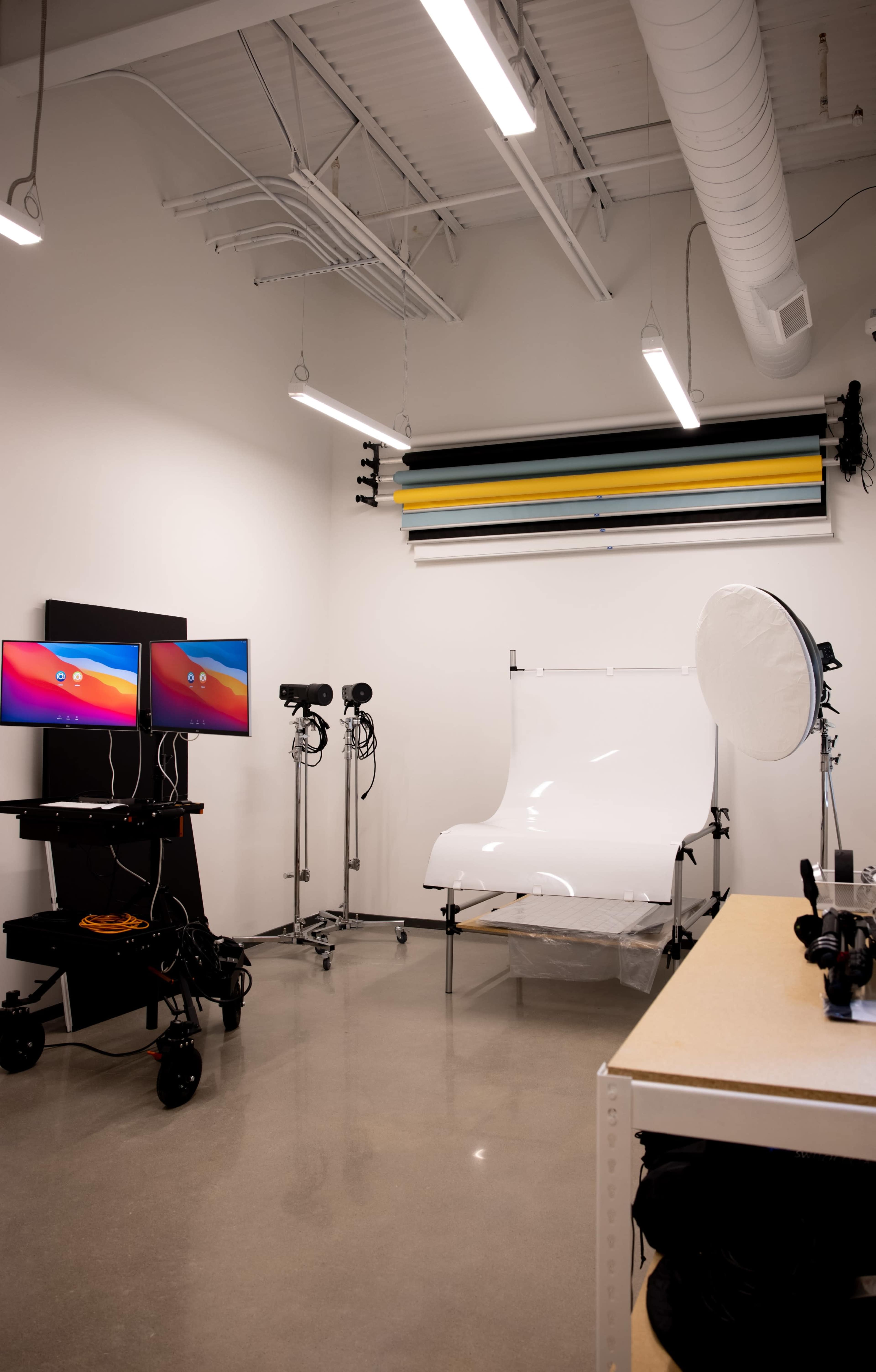 Makers Gym Small Photo Studio w/ Product Table Image in J & A Subdivison, Frisco, TX