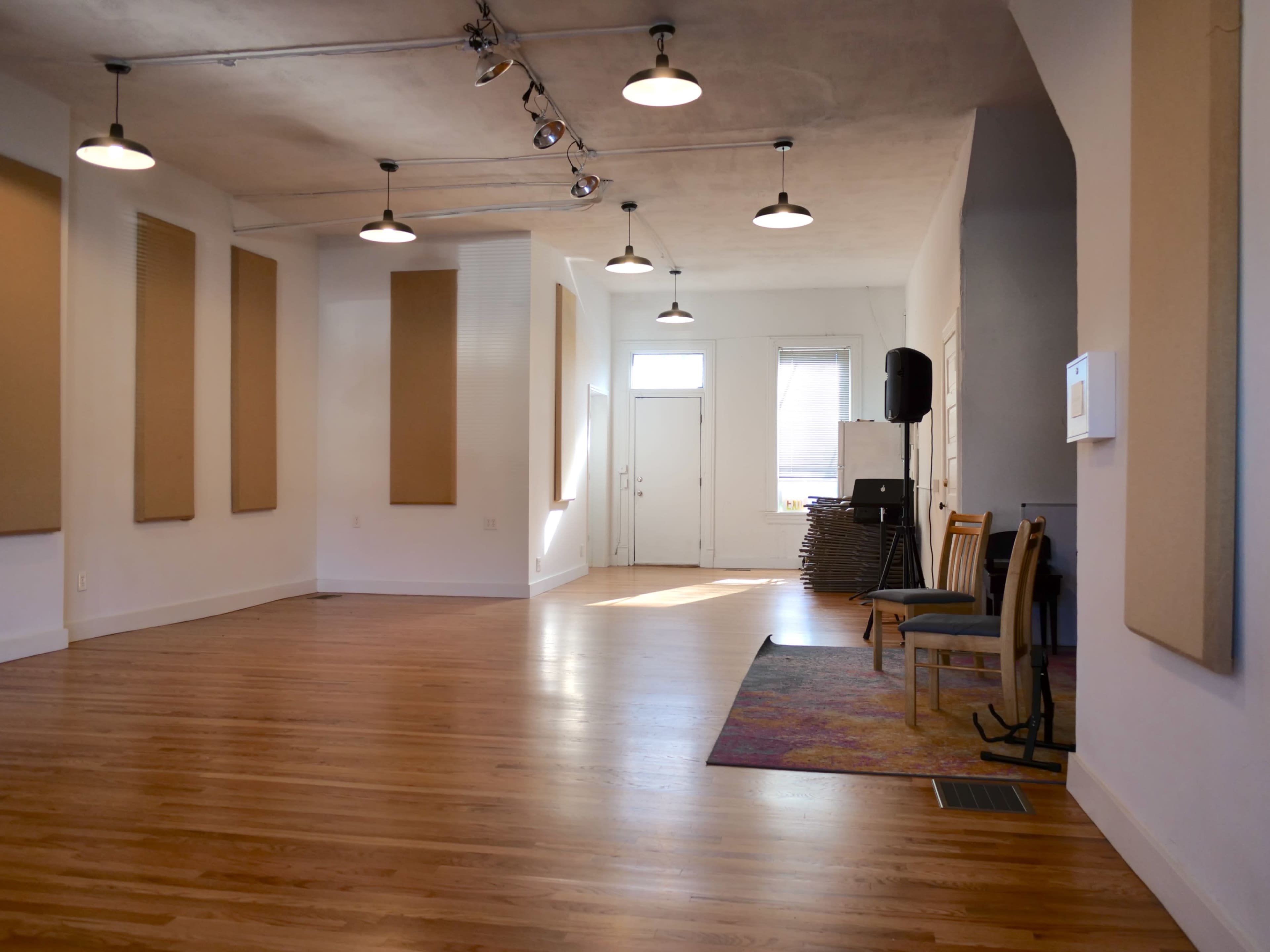 Bright and open space in Maplewood Image in Hadley Township, Maplewood, MO