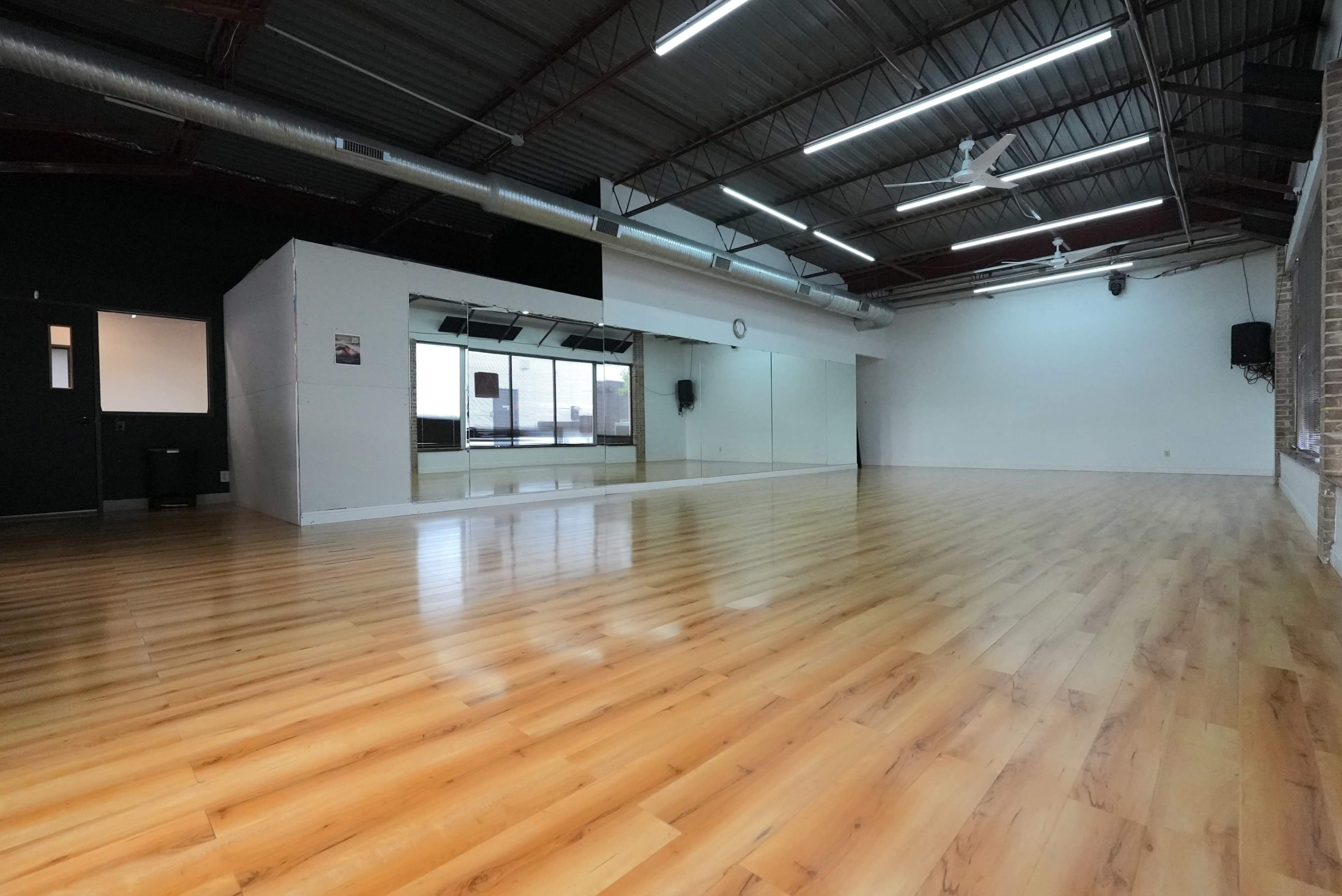 Bright Studio with High Ceilings and  Windows. Near Addison Dallas Image in Farmers Branch, Dallas, TX