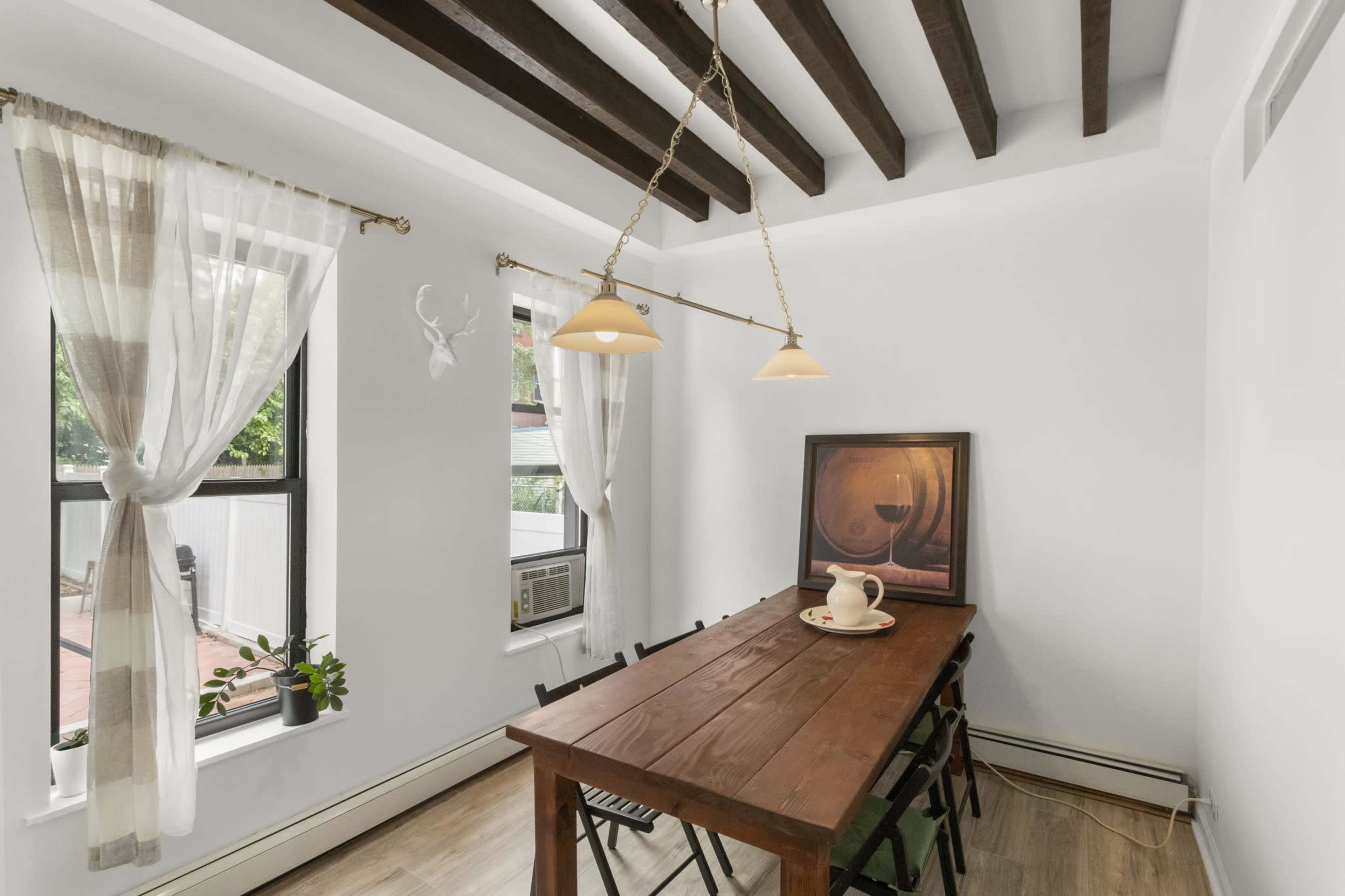 Charming Brooklyn Townhouse freshly renovated with a classical touch Image in Little Haiti, Brooklyn, NY