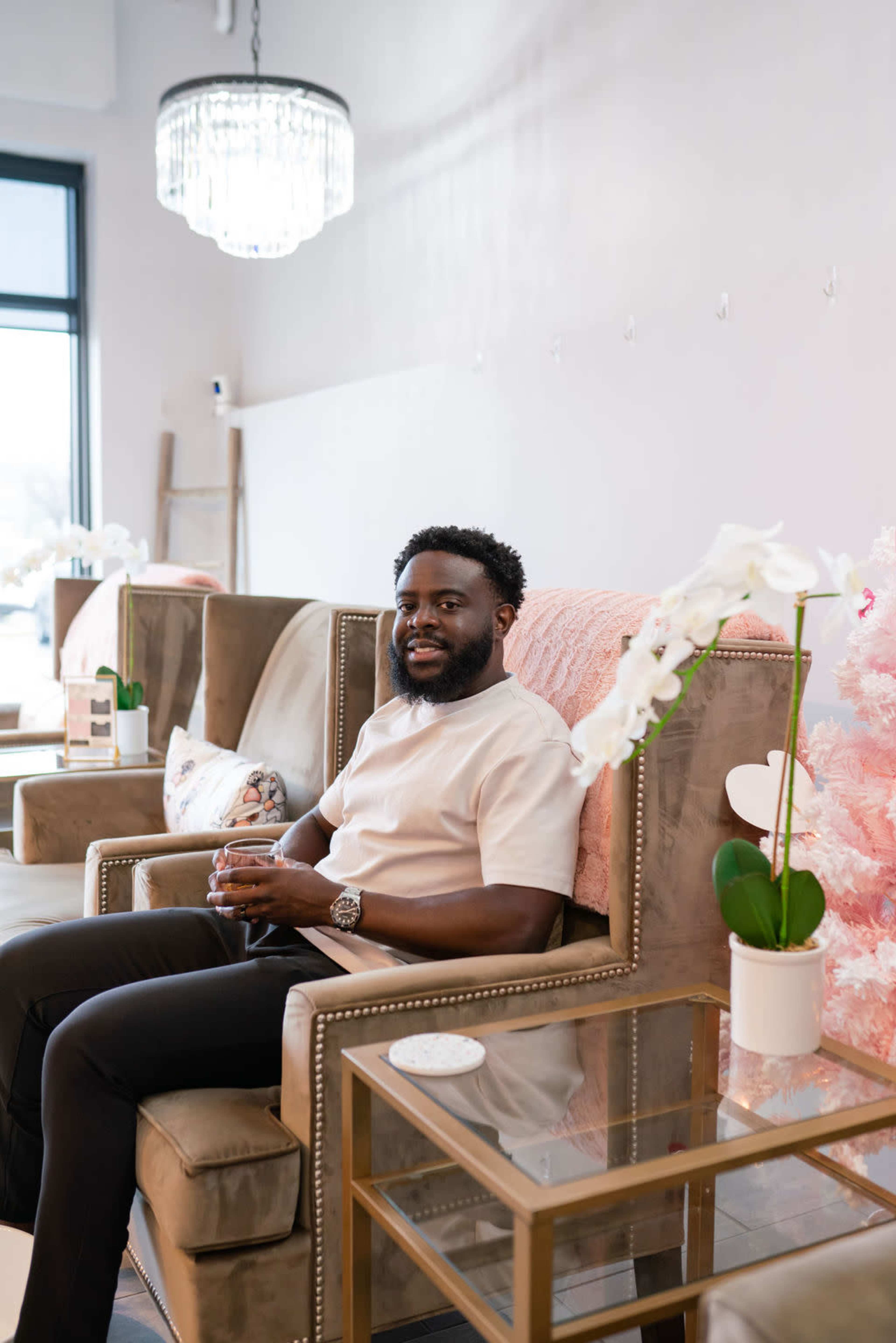 Bright, beautiful clean Salon space close to downtown Annapolis,MD Image in Parole, annapolis, MD