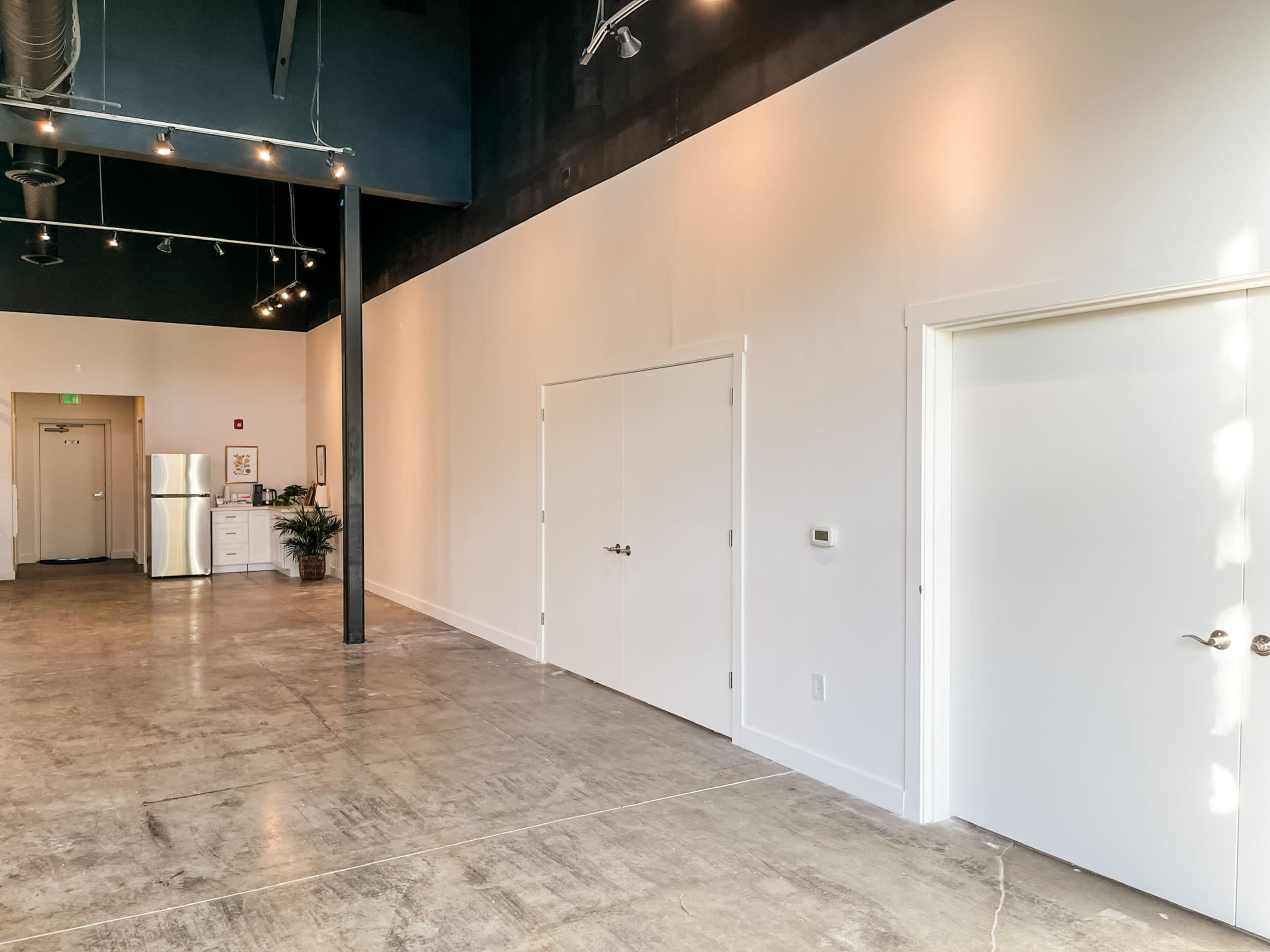 Light-filled Open Boutique Event Venue Image in Gig Harbor, Gig Harbor, WA