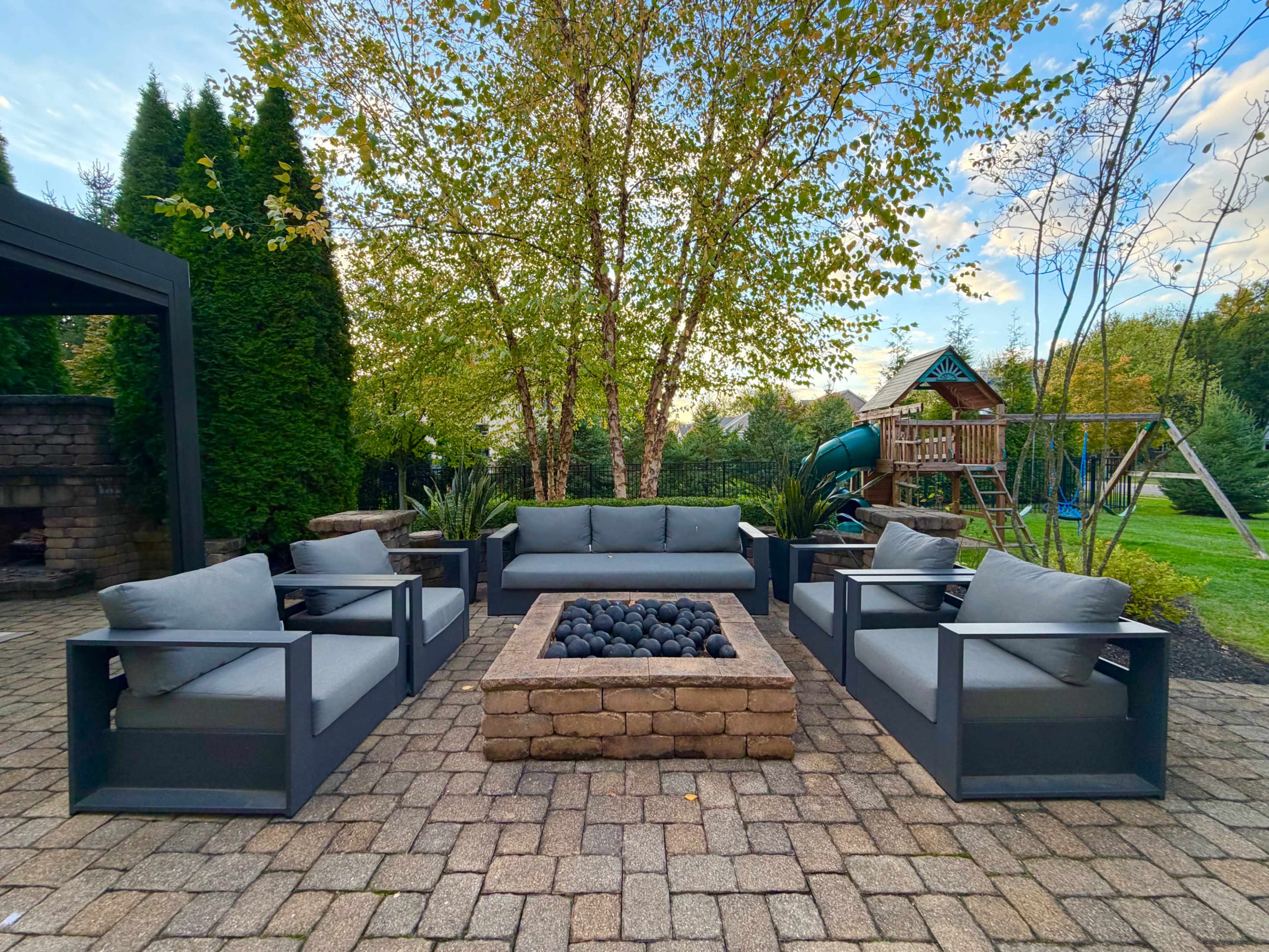 Modern Luxury Content House | Natural Light, Designer Kitchen + Outdoor Lounge Image in Tidewater at New Albany, New Albany, OH