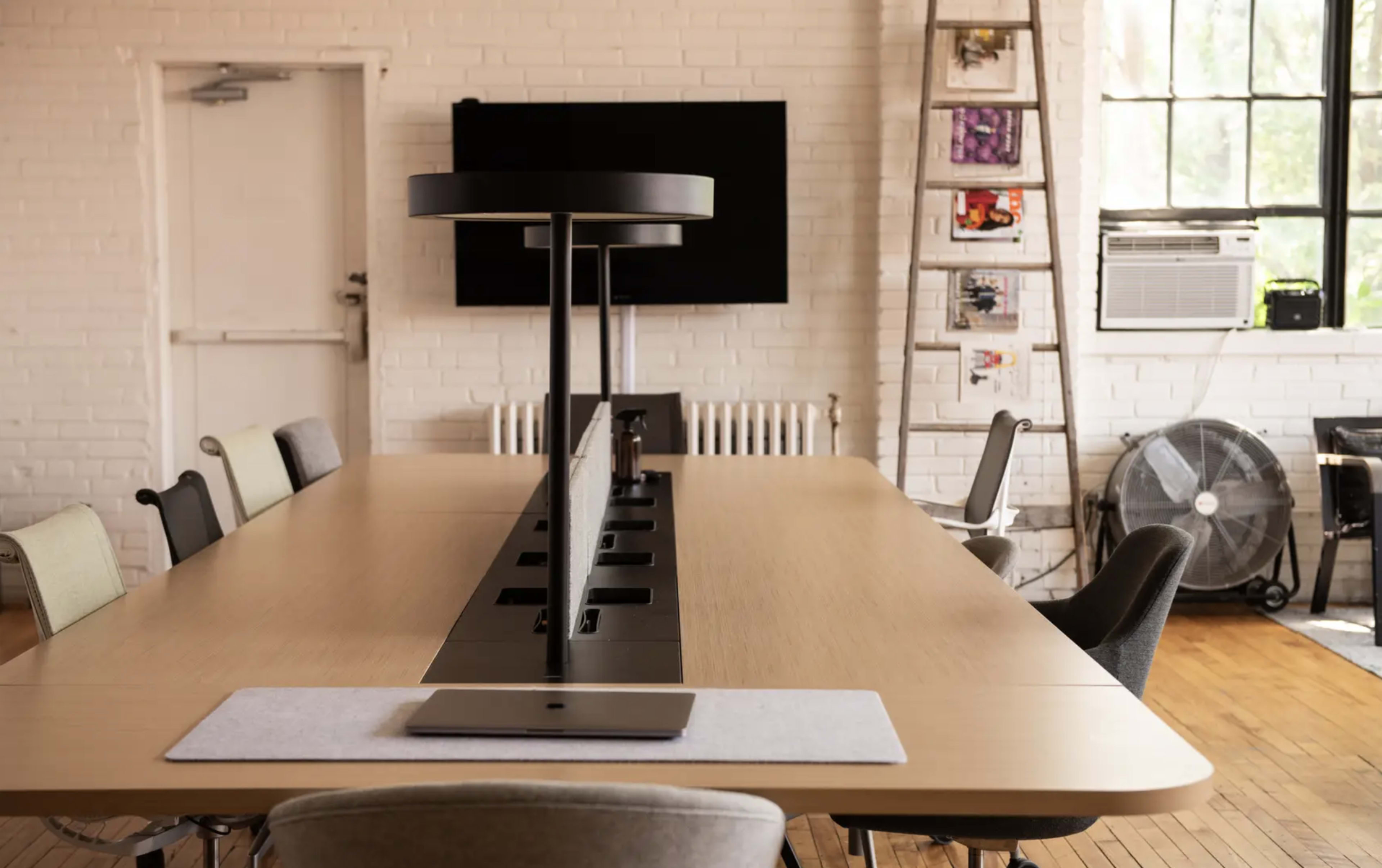 Central Downtown Loft Studio Image in Niagara, Toronto, ON