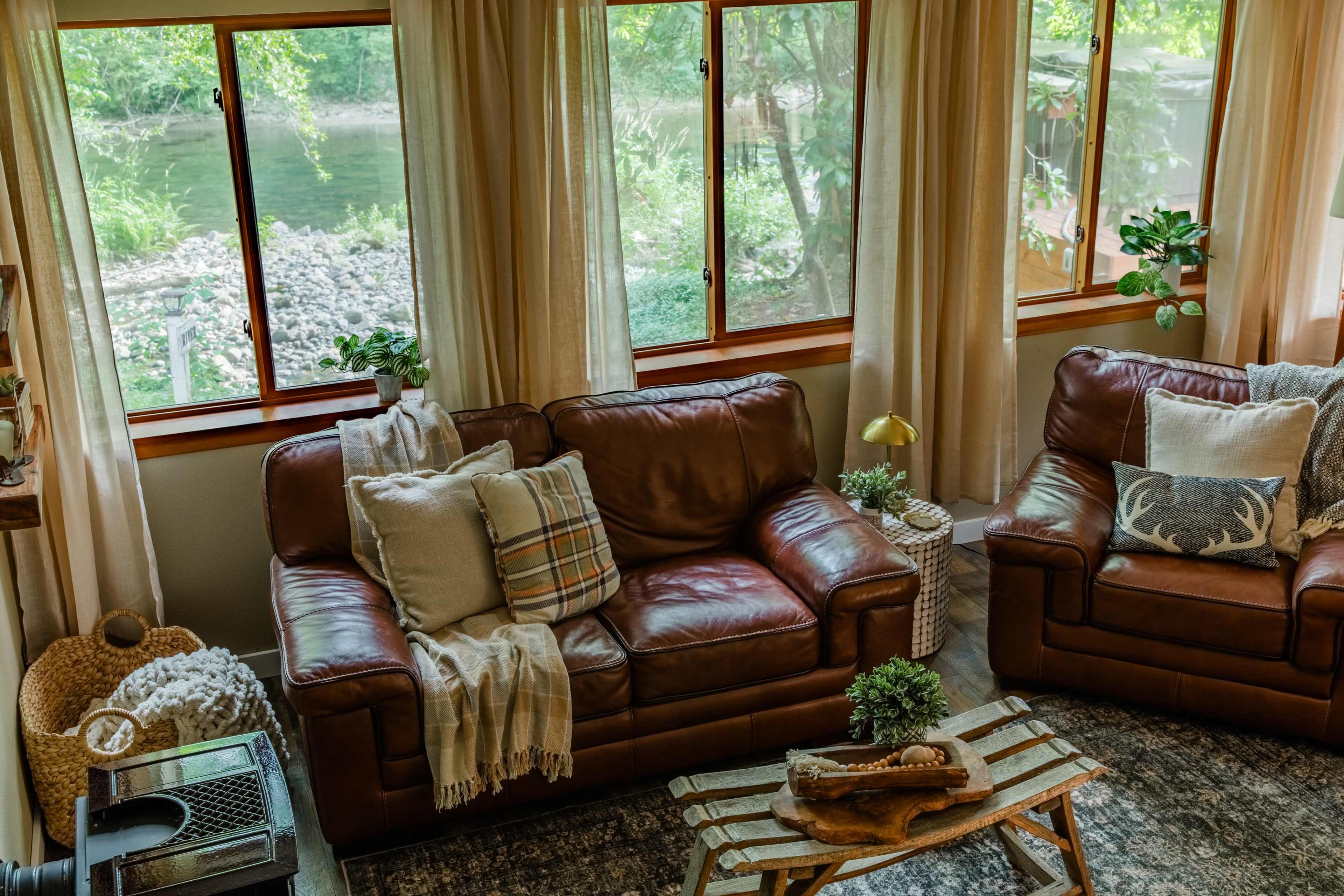 Southfork Serenity Cabin Image in , North Bend, WA