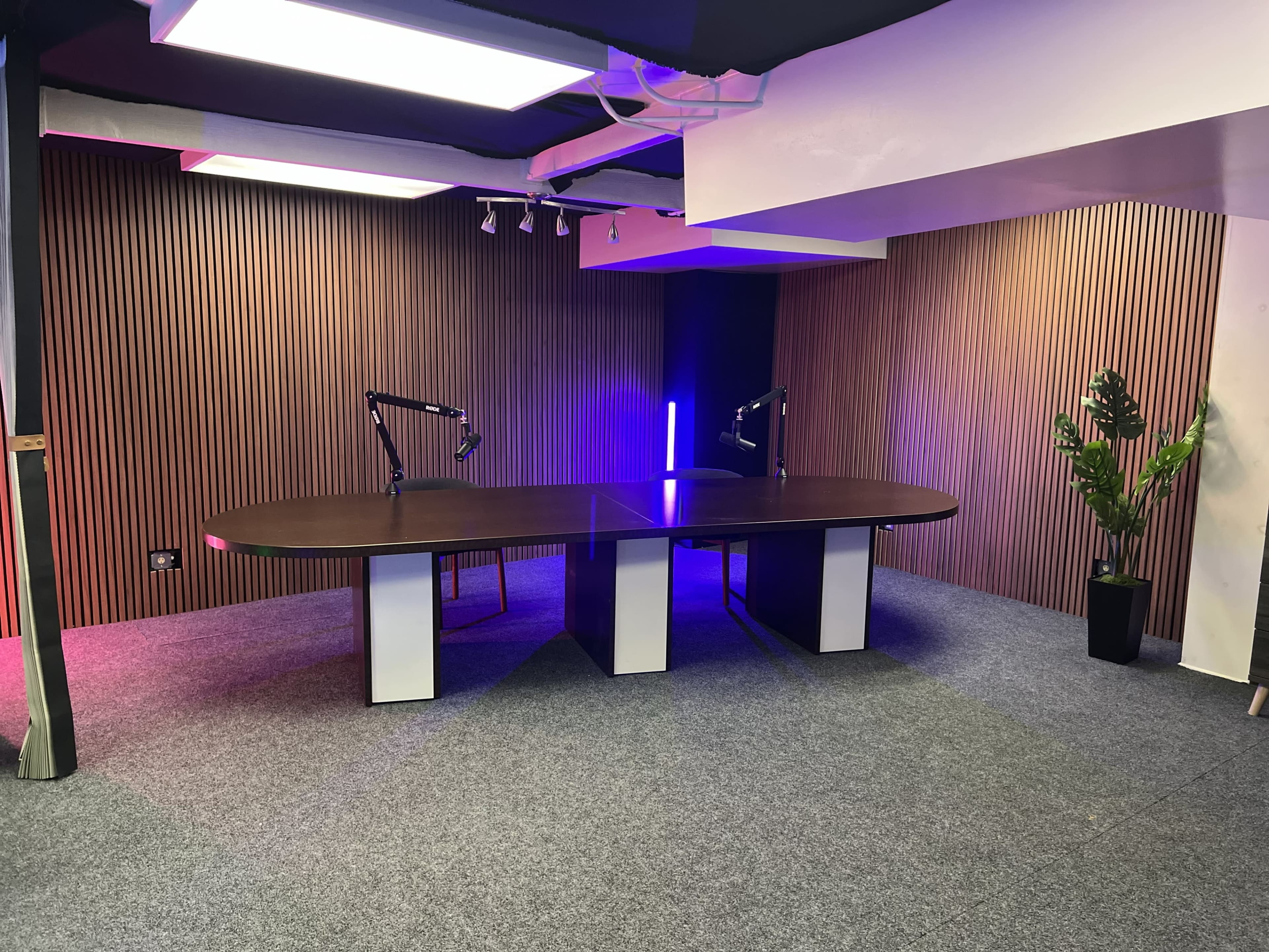 Podcast Studio Image in Pueblo, Torrance, CA