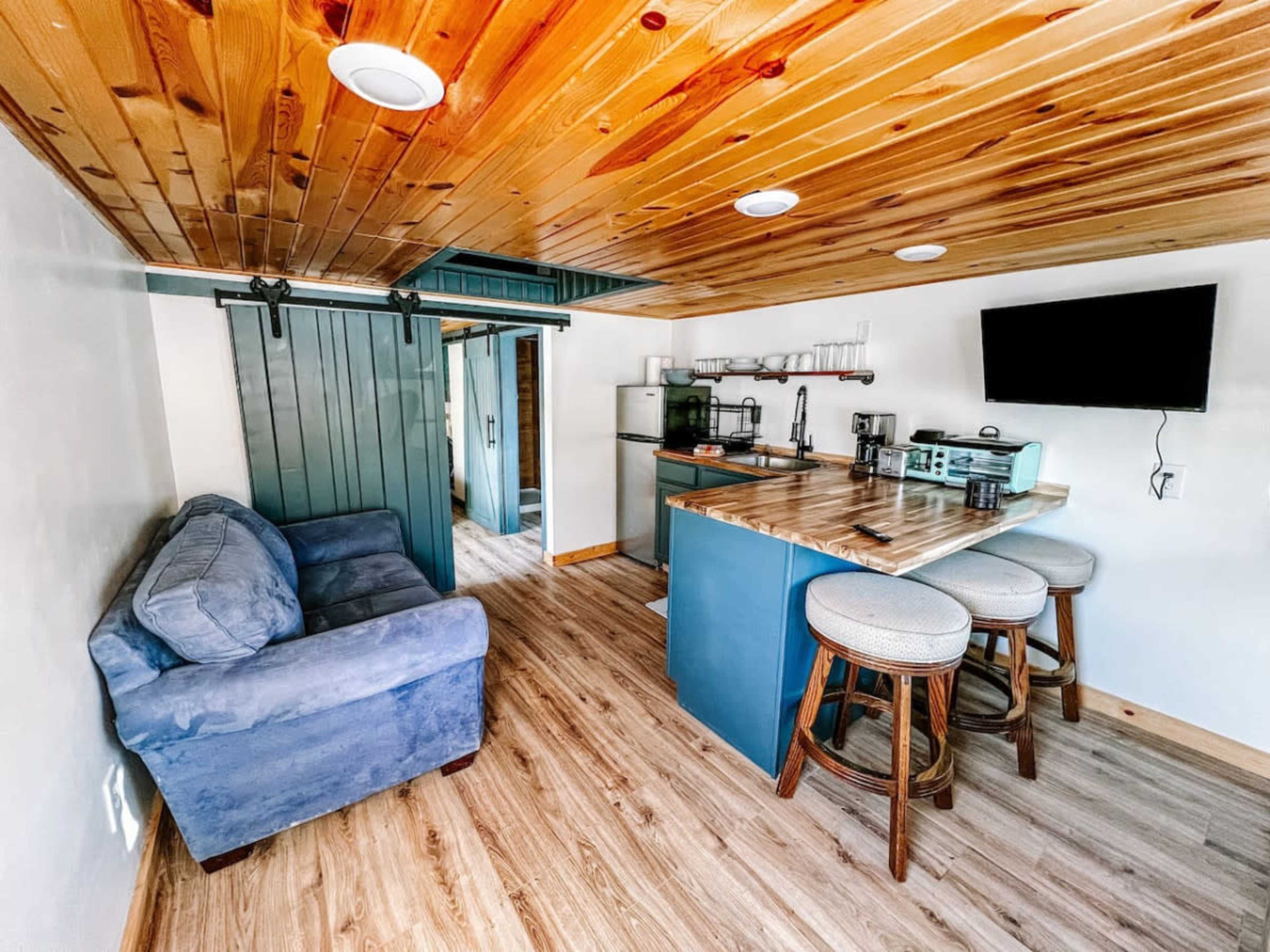 Tiny Cabin Farm Stay Image in Decatur, Indianapolis, IN