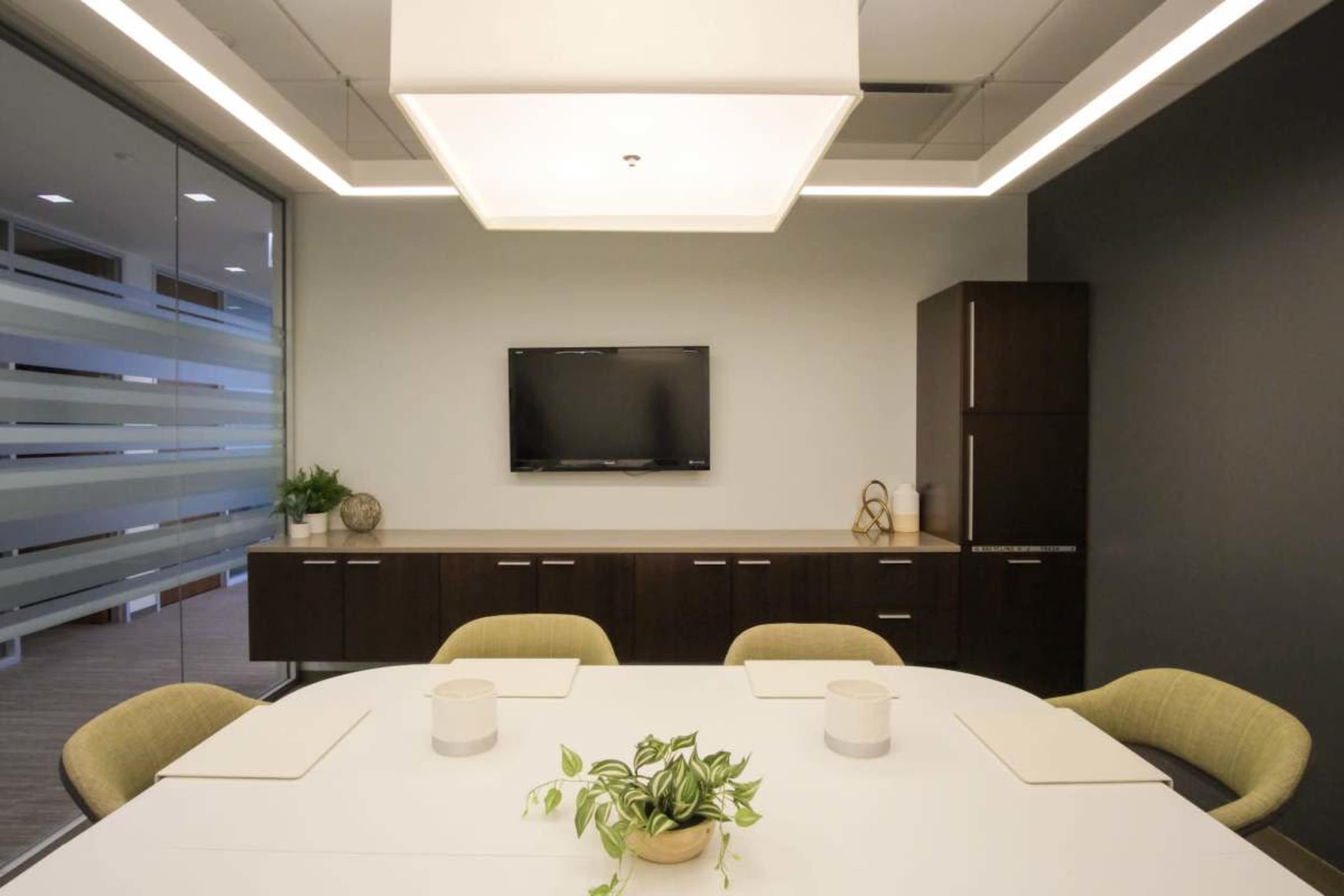 Executive Huddle Room Image in Schaumburg Township, Schaumburg, IL