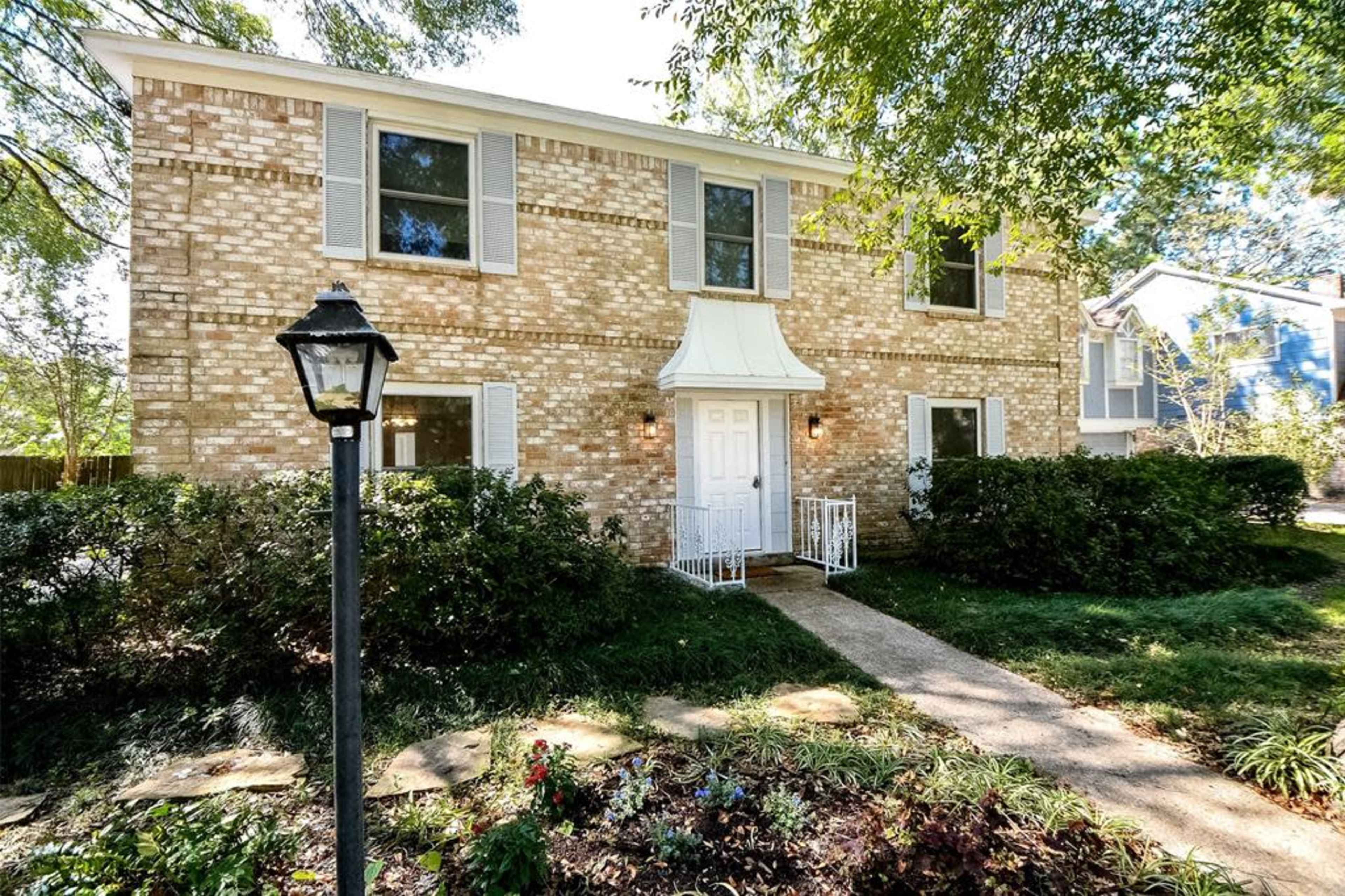 Expansive Humble Property Ideal for Shoots & Gatherings Image in Oaks Of Atascocita, Humble, TX