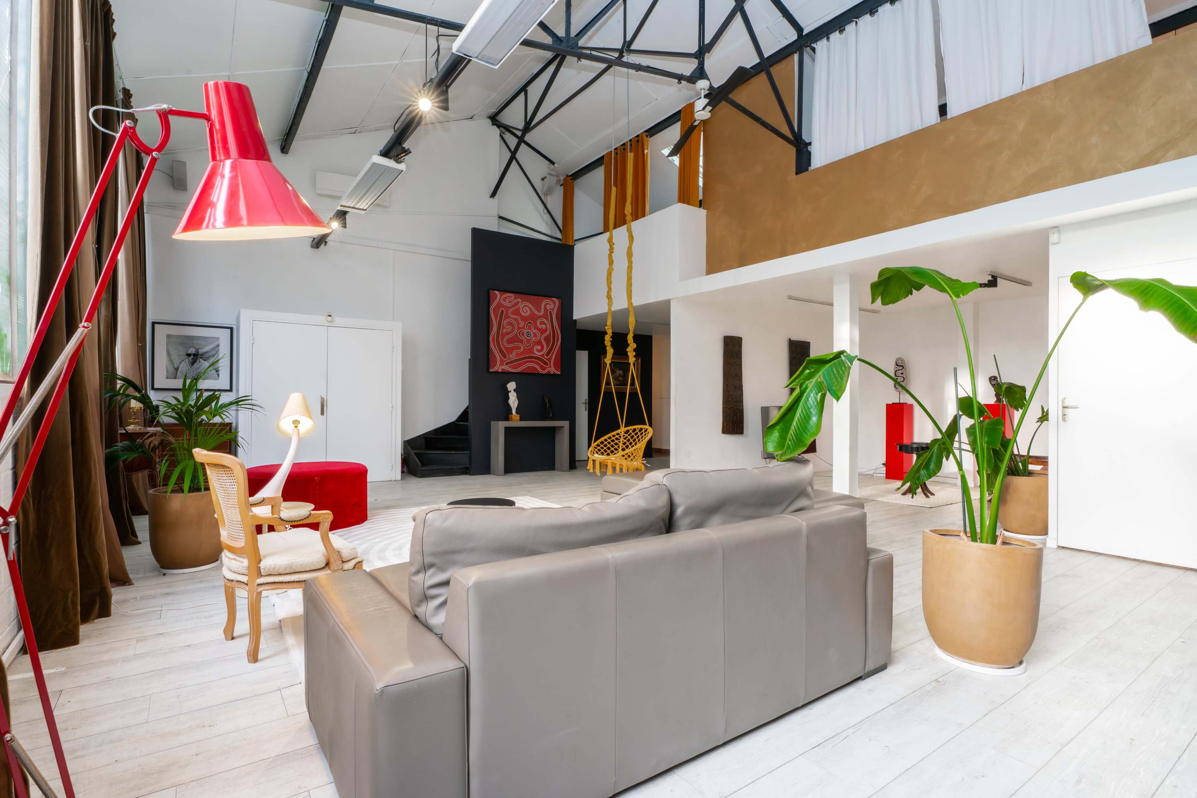 Loft d’Artiste Industriel de 250 m² – Un Écrin Unique pour Vos Projets Image in , Montreuil