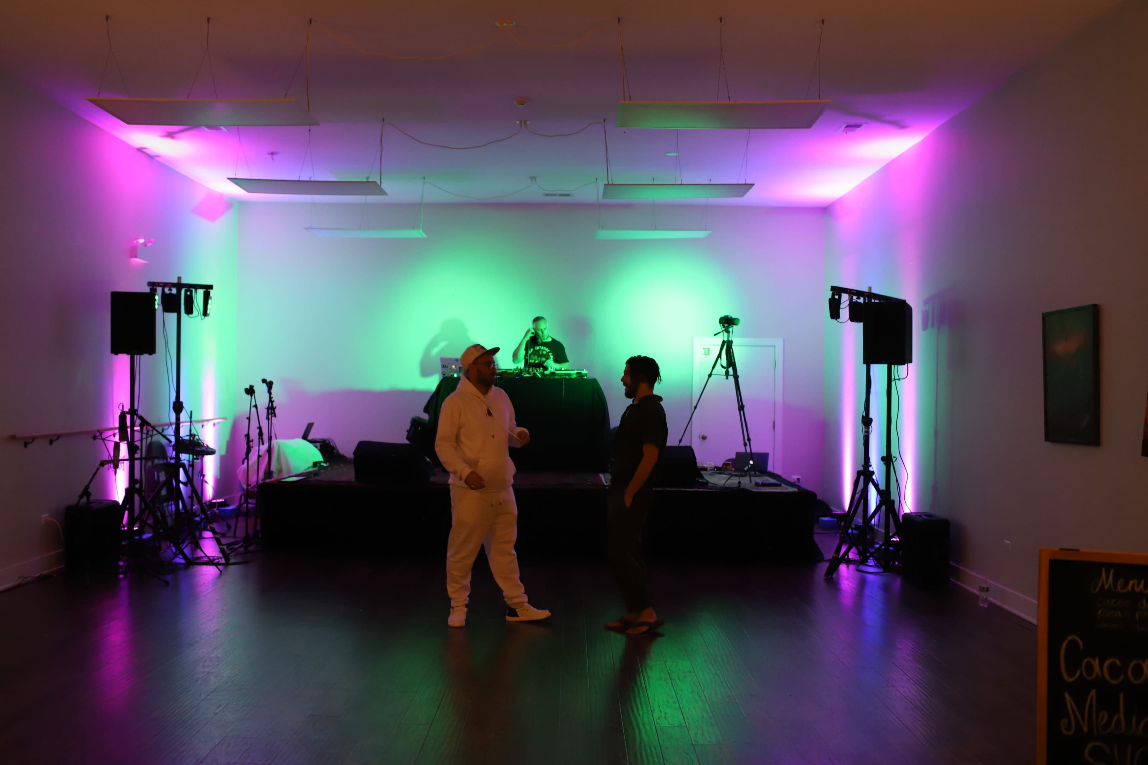 Expansive-Space Creative Studio For Events and Gatherings Image in Norwood Park, Chicago, IL