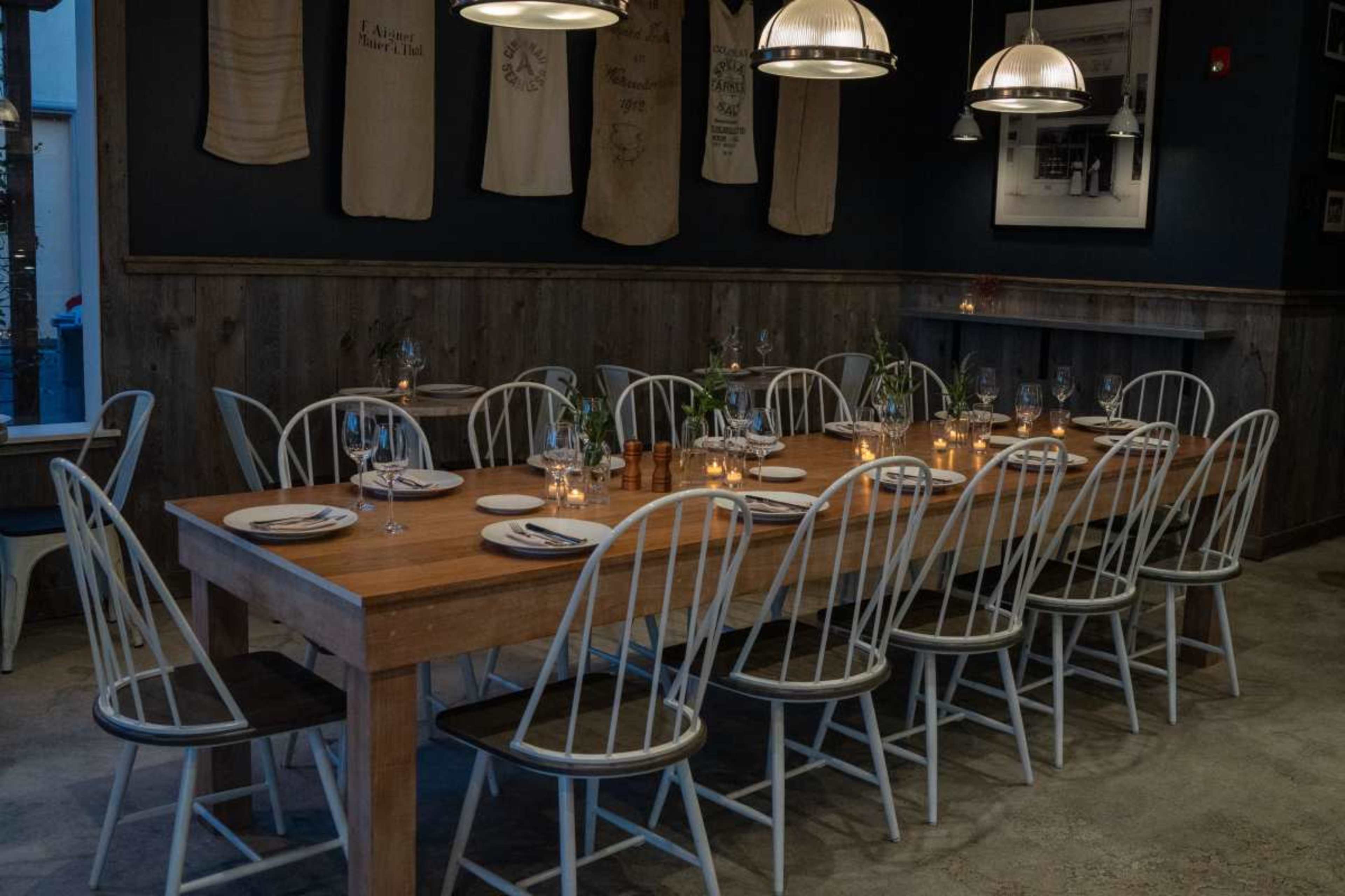 Heart of Healdsburg, full restaurant, event space Image in , Healdsburg, CA