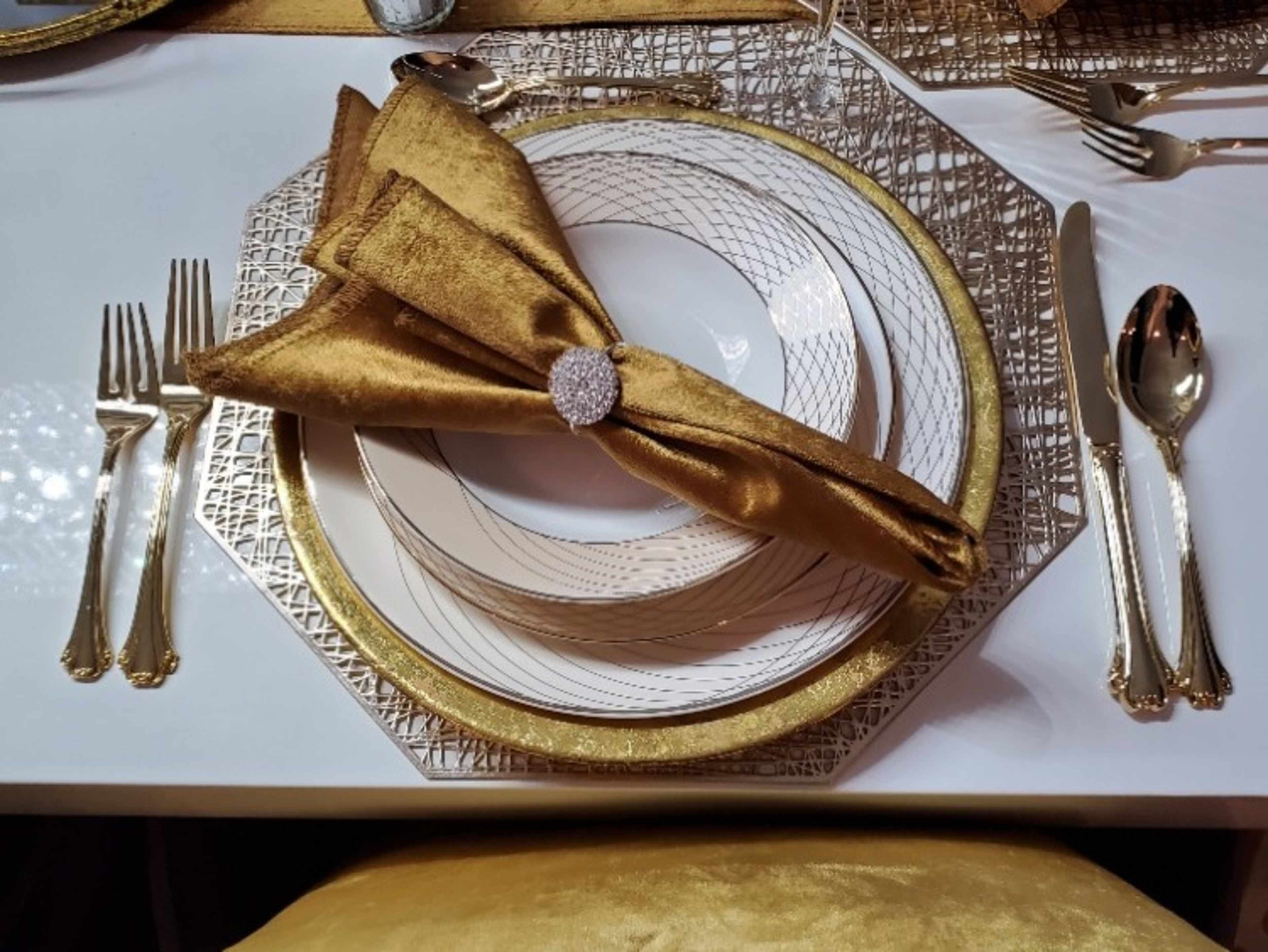 Dining Setting - Breakfast,  Lunch, Dinner