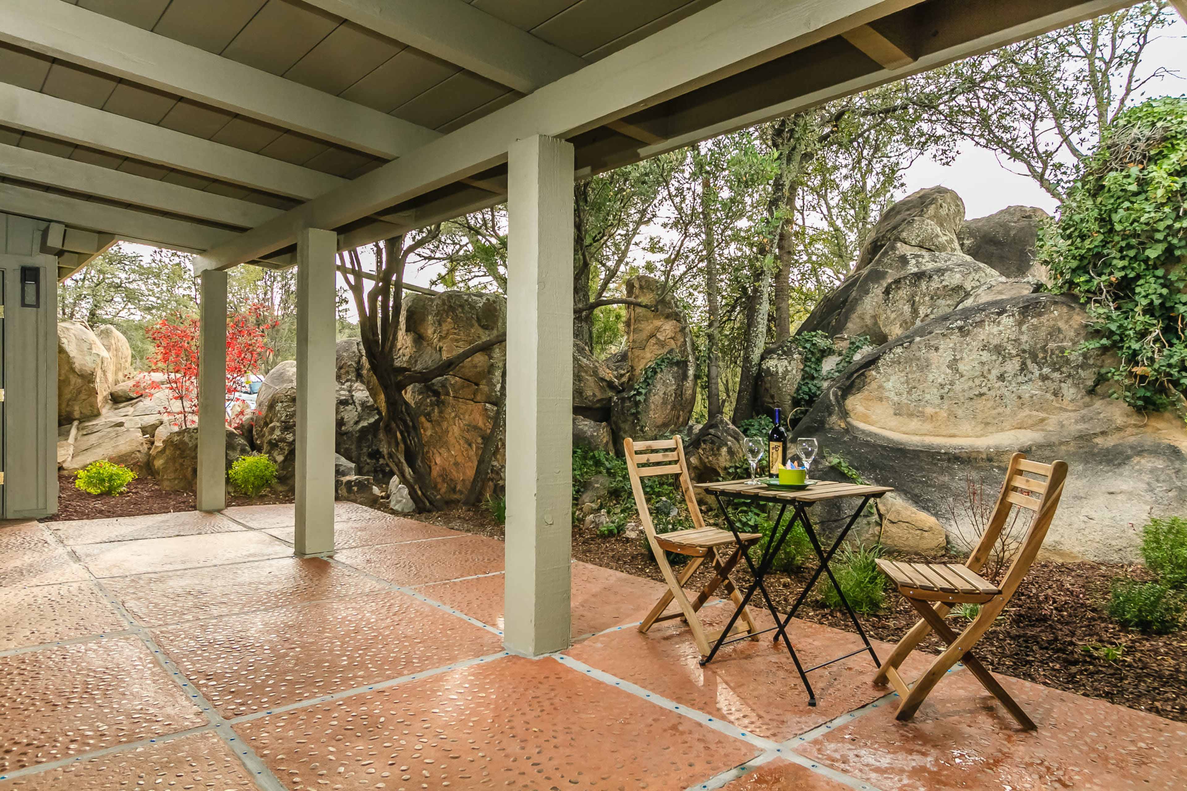 Close to Downtown, Lovely Courtyard and Beautiful Views Image in , Prescott, AZ