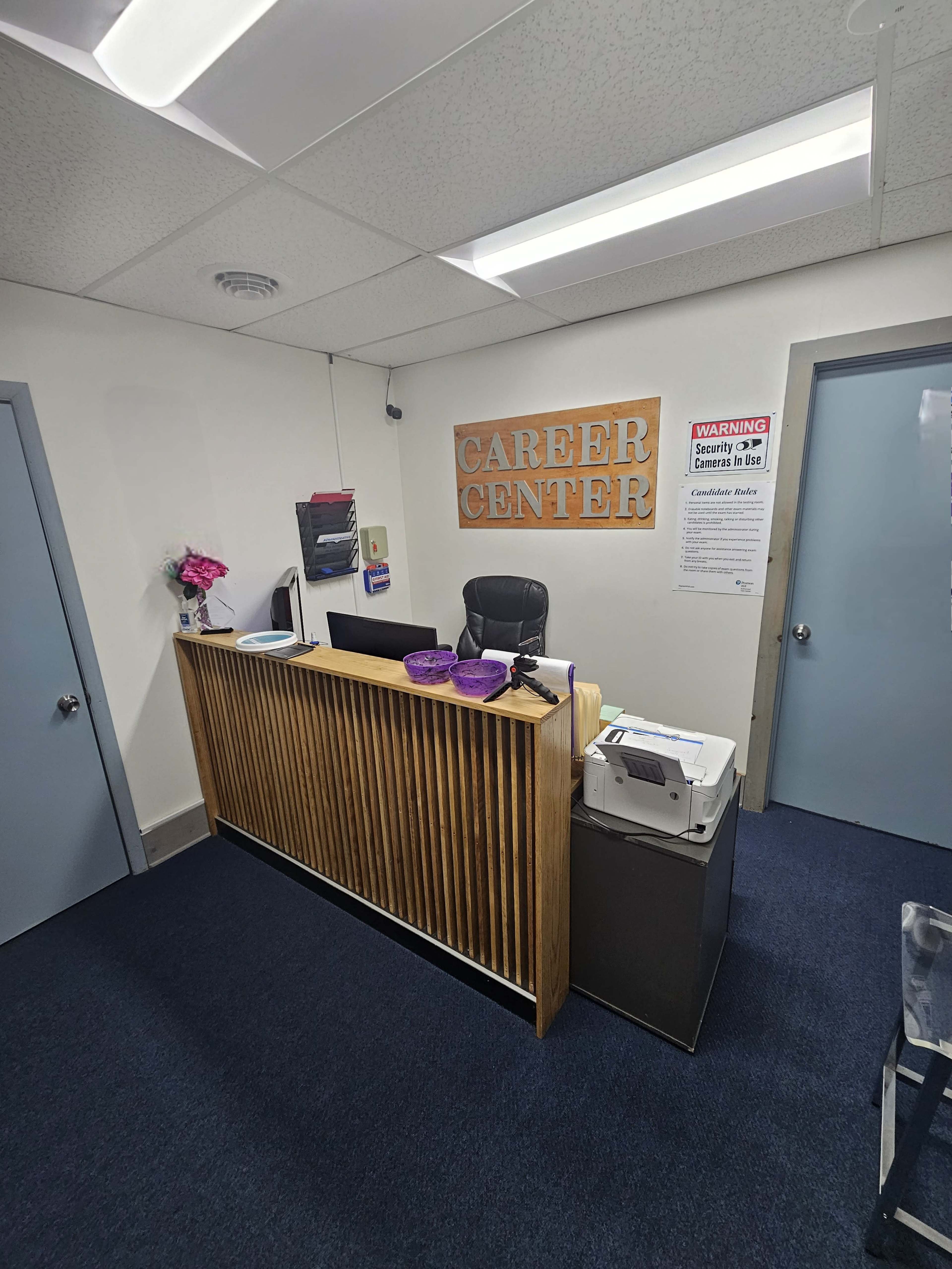 PRIVATE OFFICE W/ COMPUTER CLASSROOM OR WITHOUT COMPUTERS Image in Marlow Heights, Temple Hills, MD