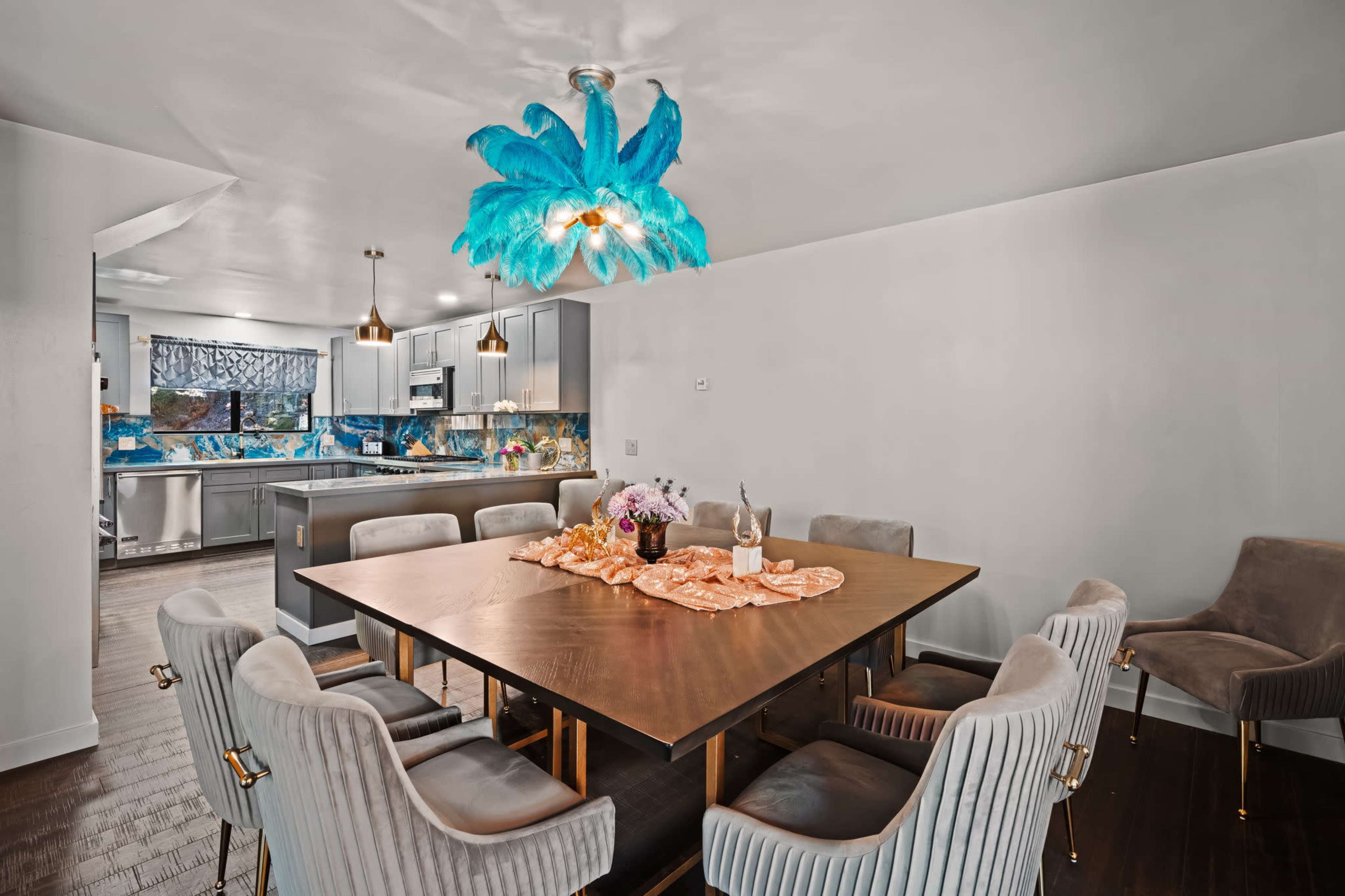 The Fainting Couch: Your Maximalist Boutique Hotel Image in , Cobb, CA