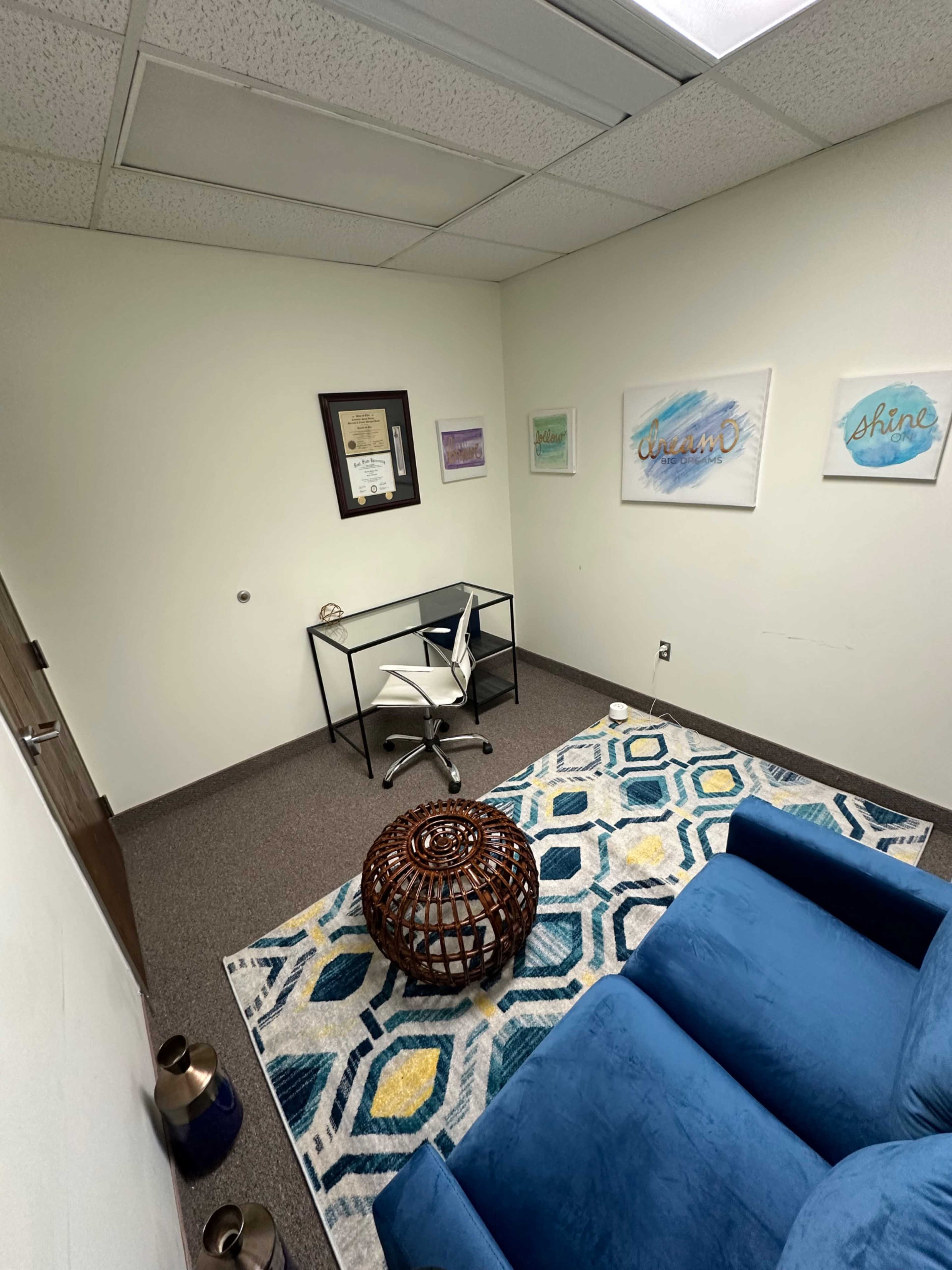 Minimalist, relaxed office space Image in Fairlawn, Fairlawn, OH