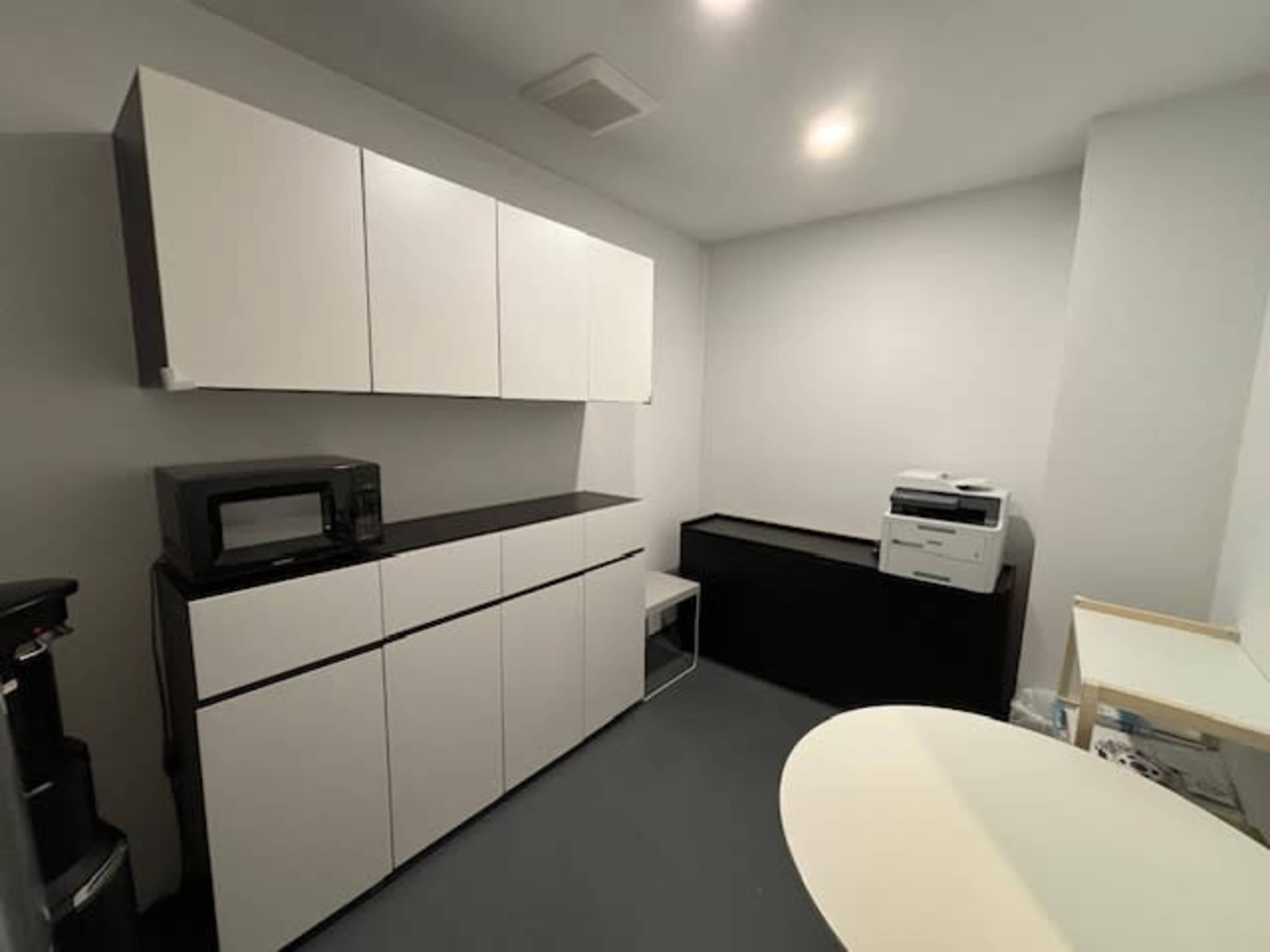Studio, high ceilings, modern, industrial, spacious, center of Long Island City Image in Long Island City, Long island city, NY