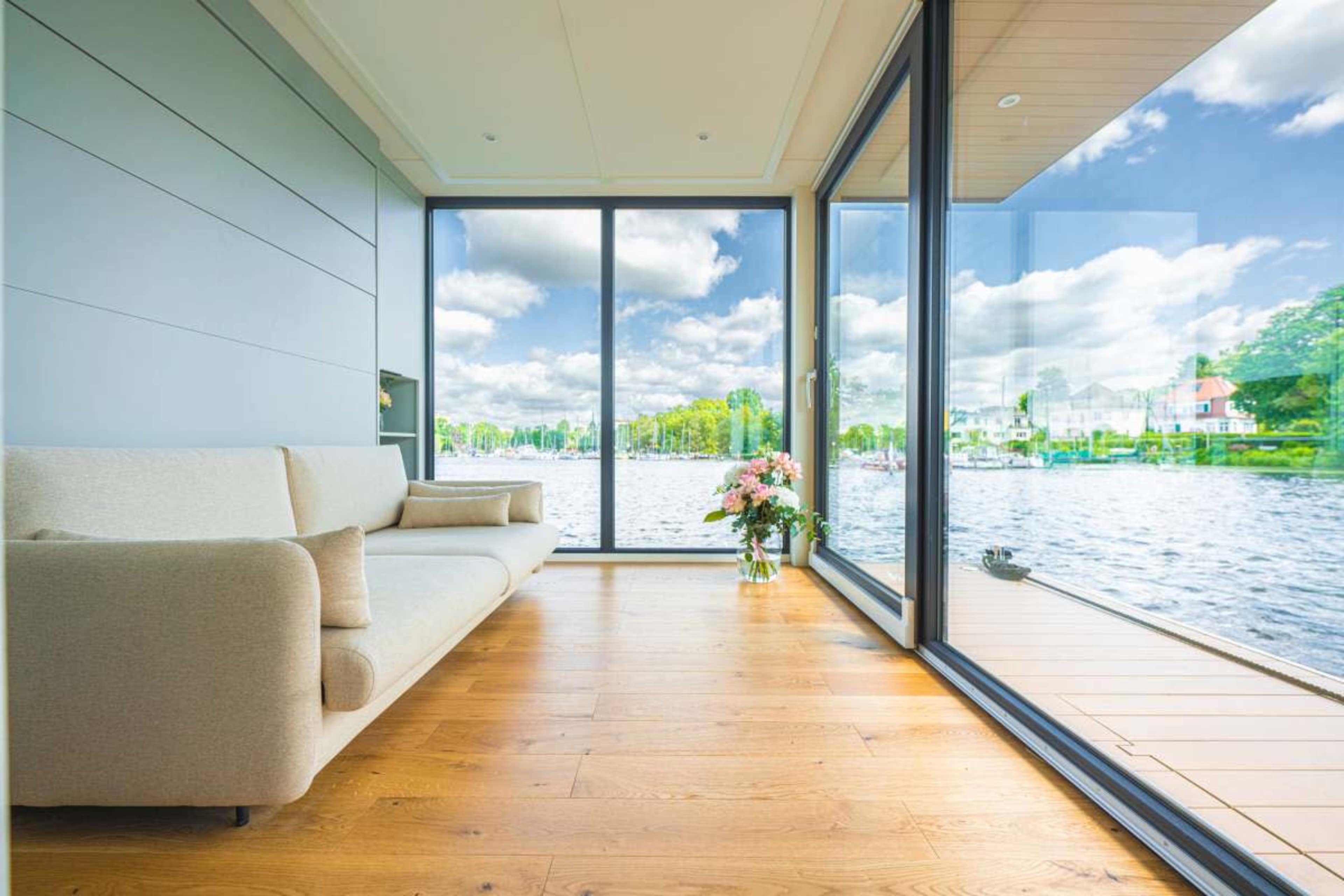 Luxus Hausboot, Loft, offene Küche, Sauna, Rooftop, Blick aufs Wasser, Kochstudio, Terrasse, Am See, Boot, Image in Wilhelmstadt, Berlin