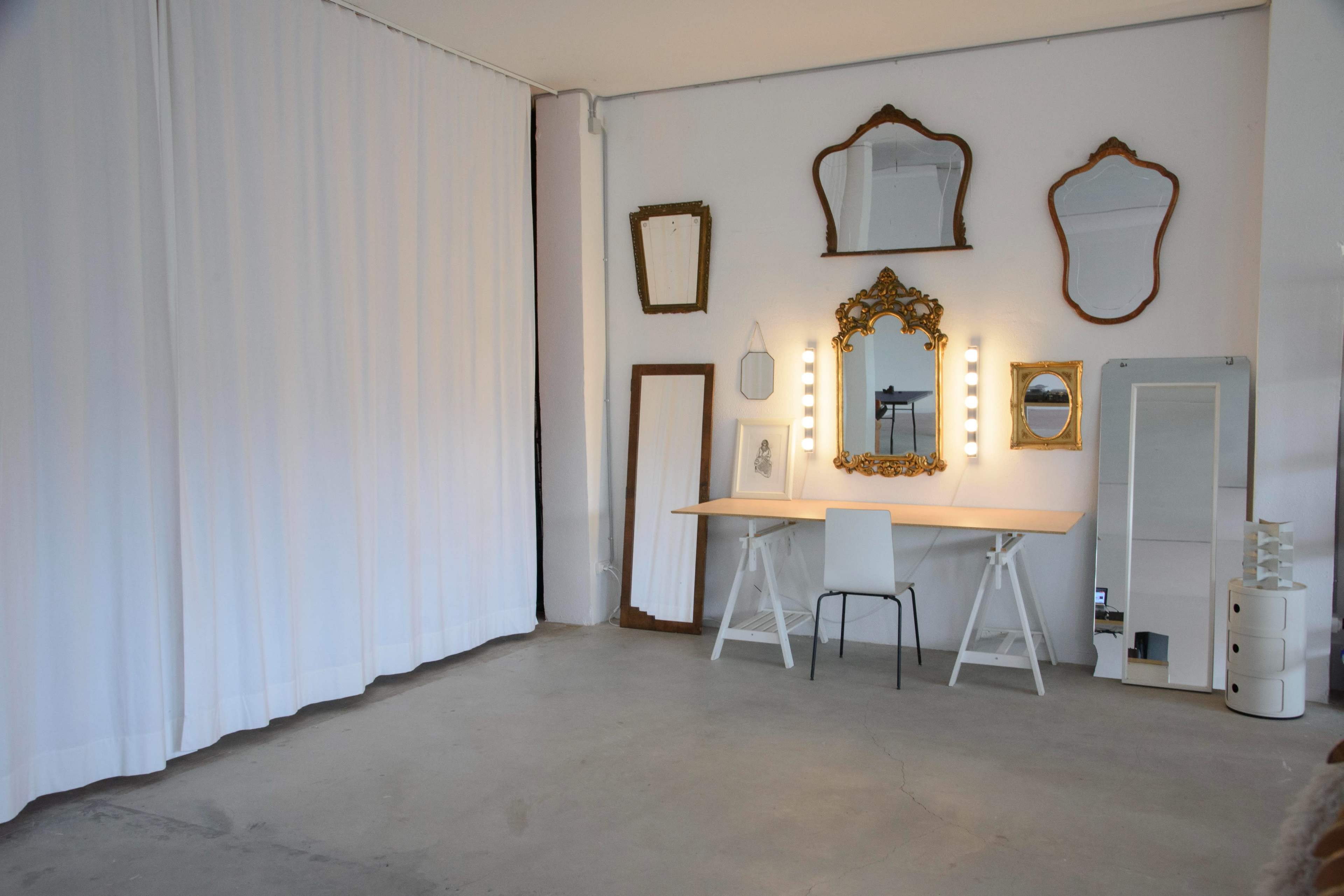 The 22 Studio – Book the Scene, Light the Vision, Build the Dream. Image in , Barcelona, B