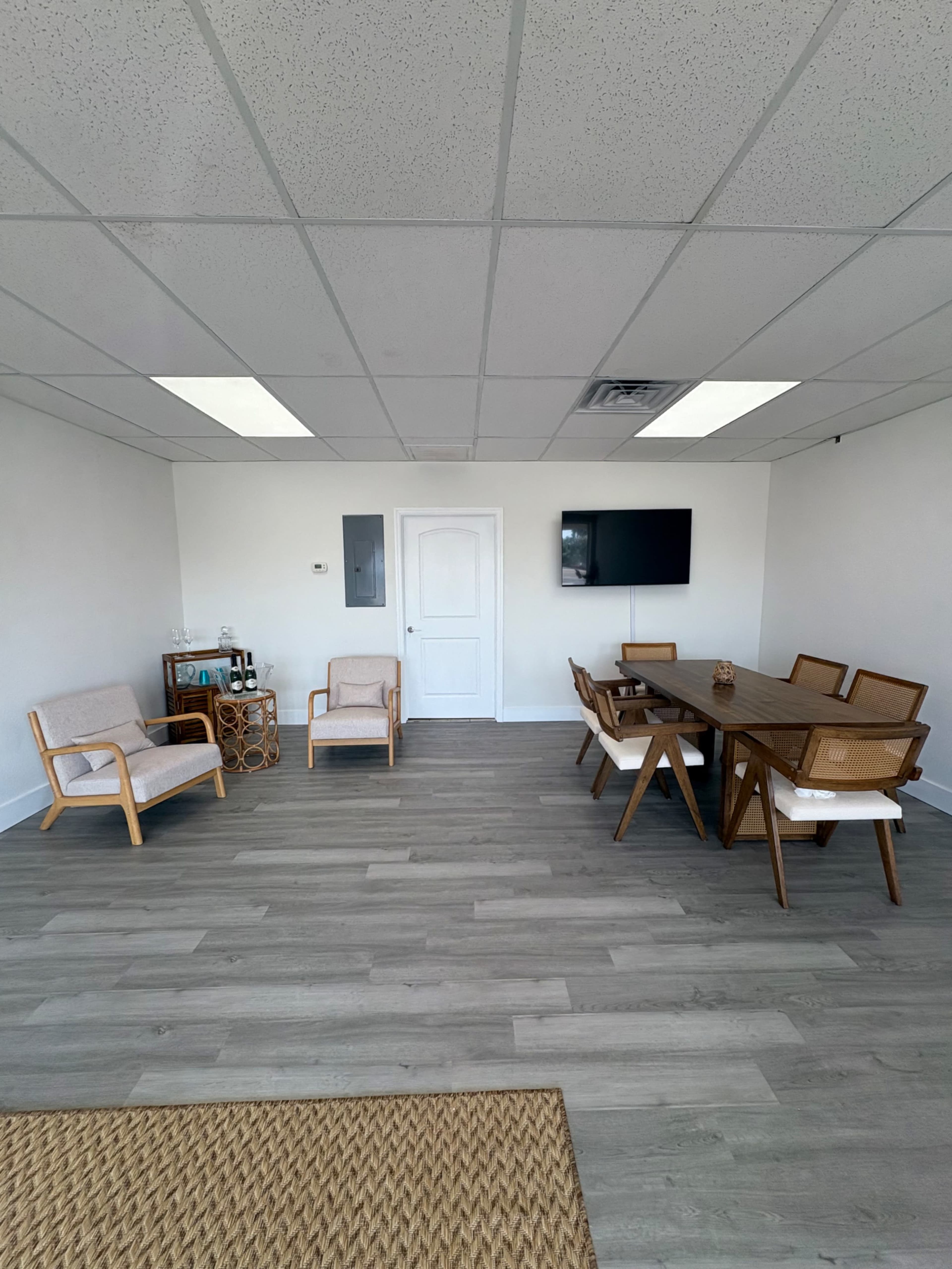 Seaside Space perfect for meetings or workshops! Image in Satellite Beach, Satellite Beach, FL