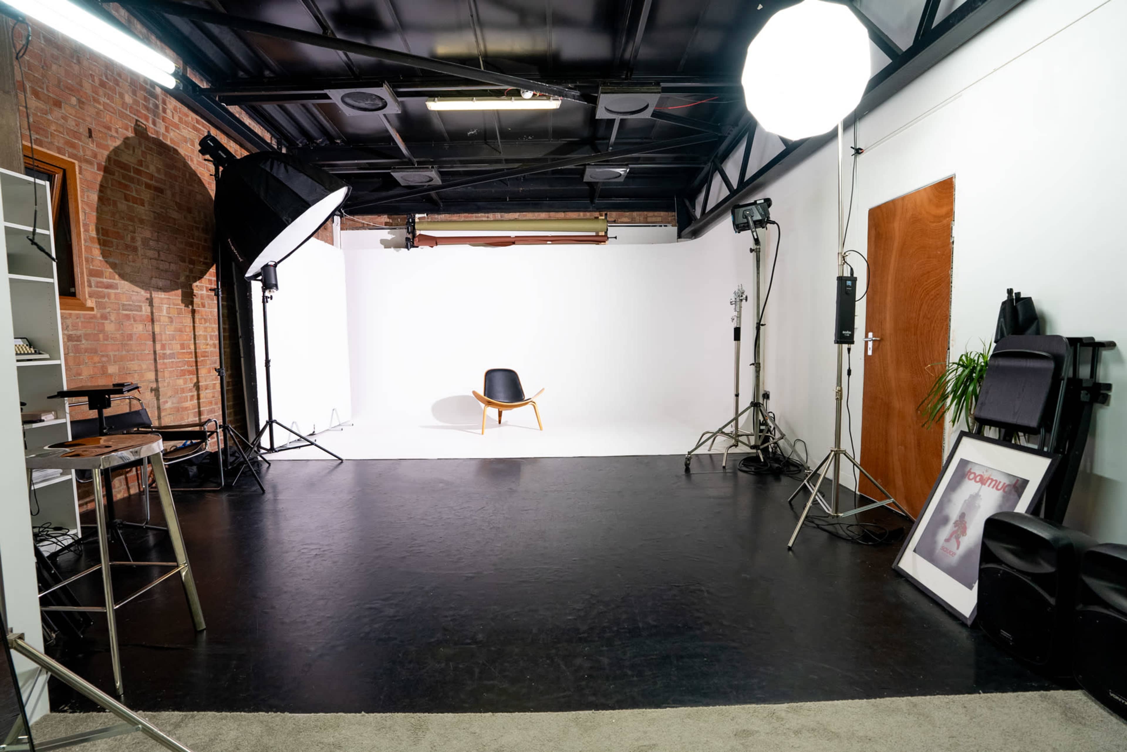 East London Inifinite Cove Photography Videography Studio Image in London, London, ENG