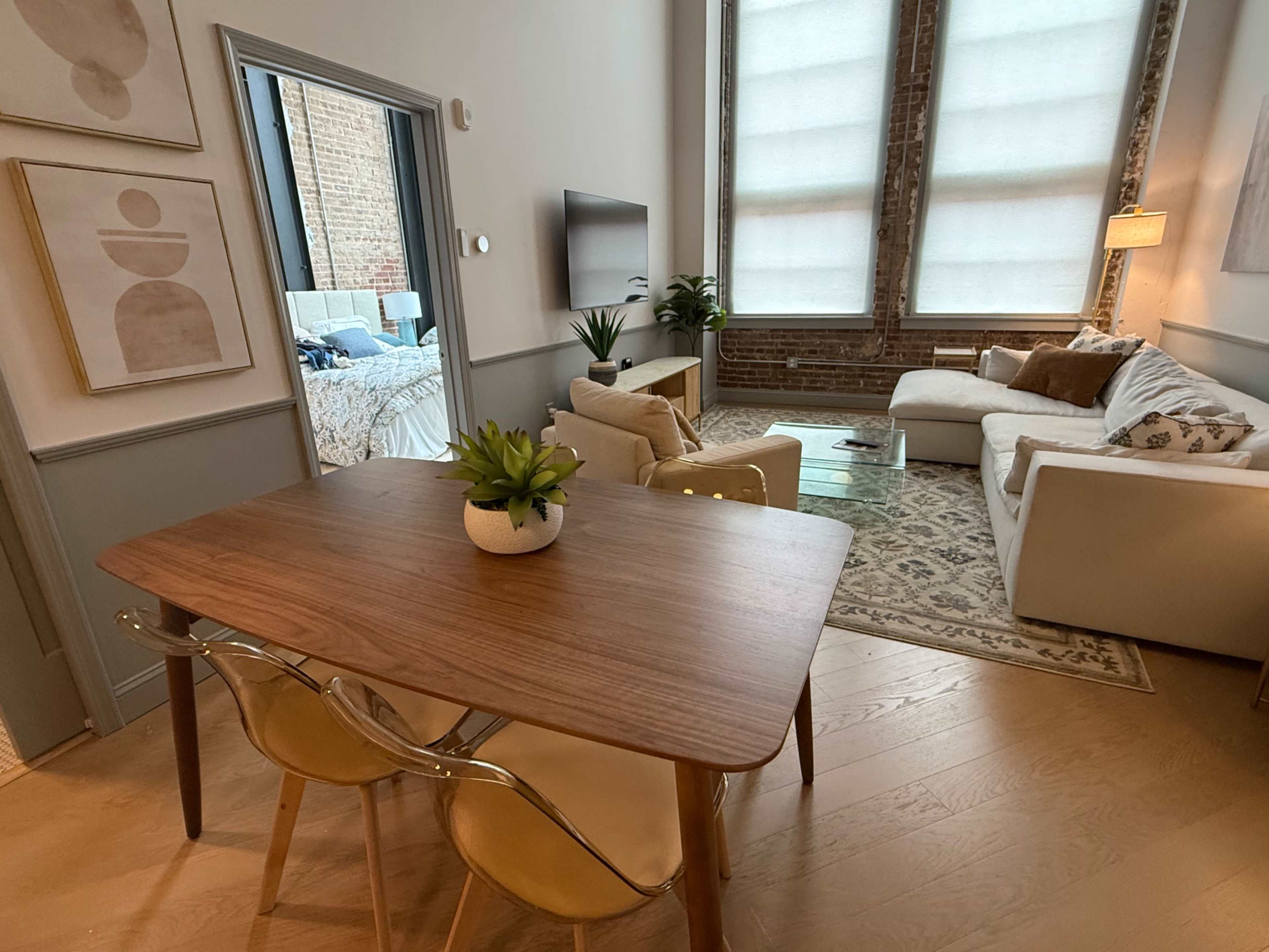 Light-Filled Urban Loft – Perfect for Creatives, Content Shoots & Photography Image in Central City, Birmingham, AL