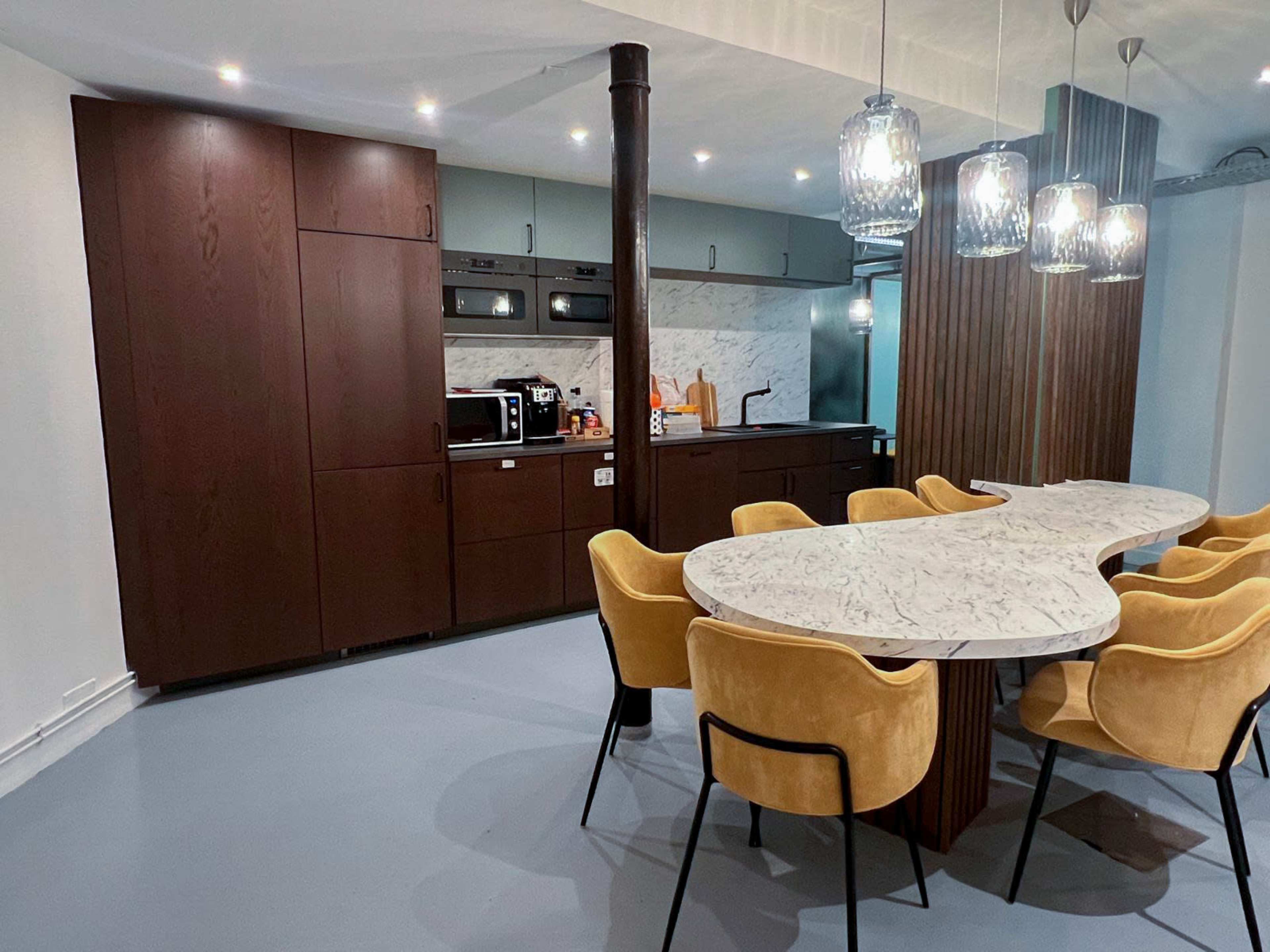 Magnifique Loft avec Verrière Image dans St Vincent de Paul, Paris, 
