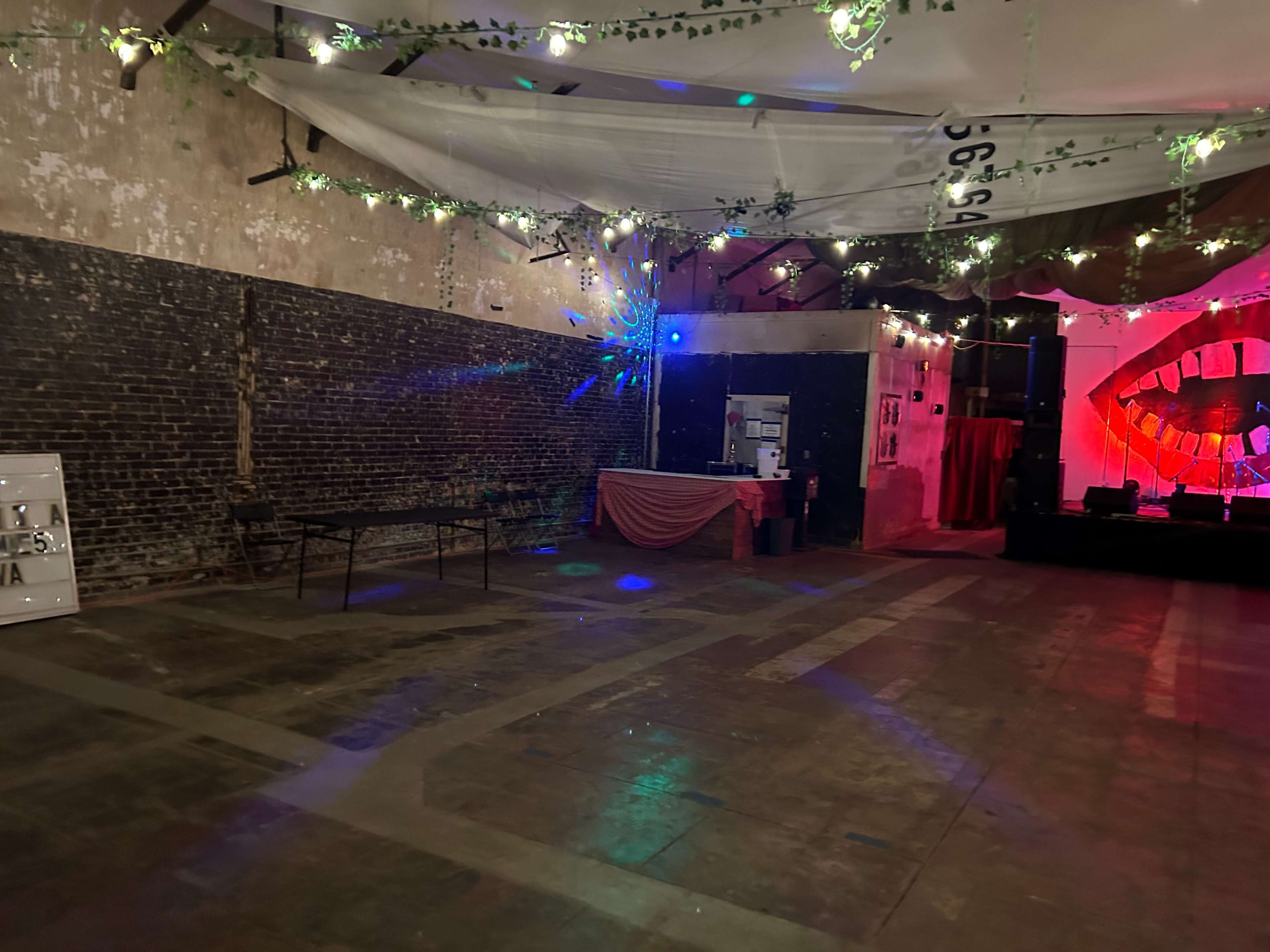 Warehouse Space w/stage Image in San Pedro, SAN PEDRO, CA