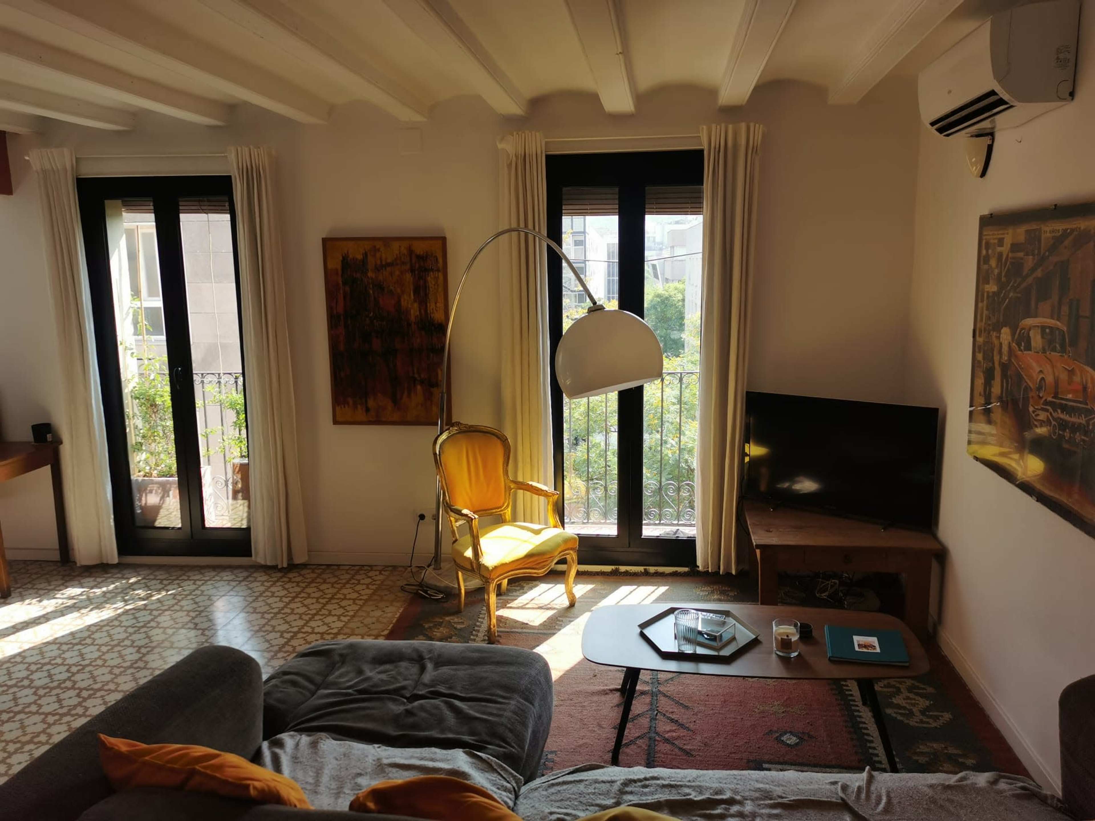 Real Barcelona: Character Apartment with Light & Texture Image in El Raval, Barcelona, B