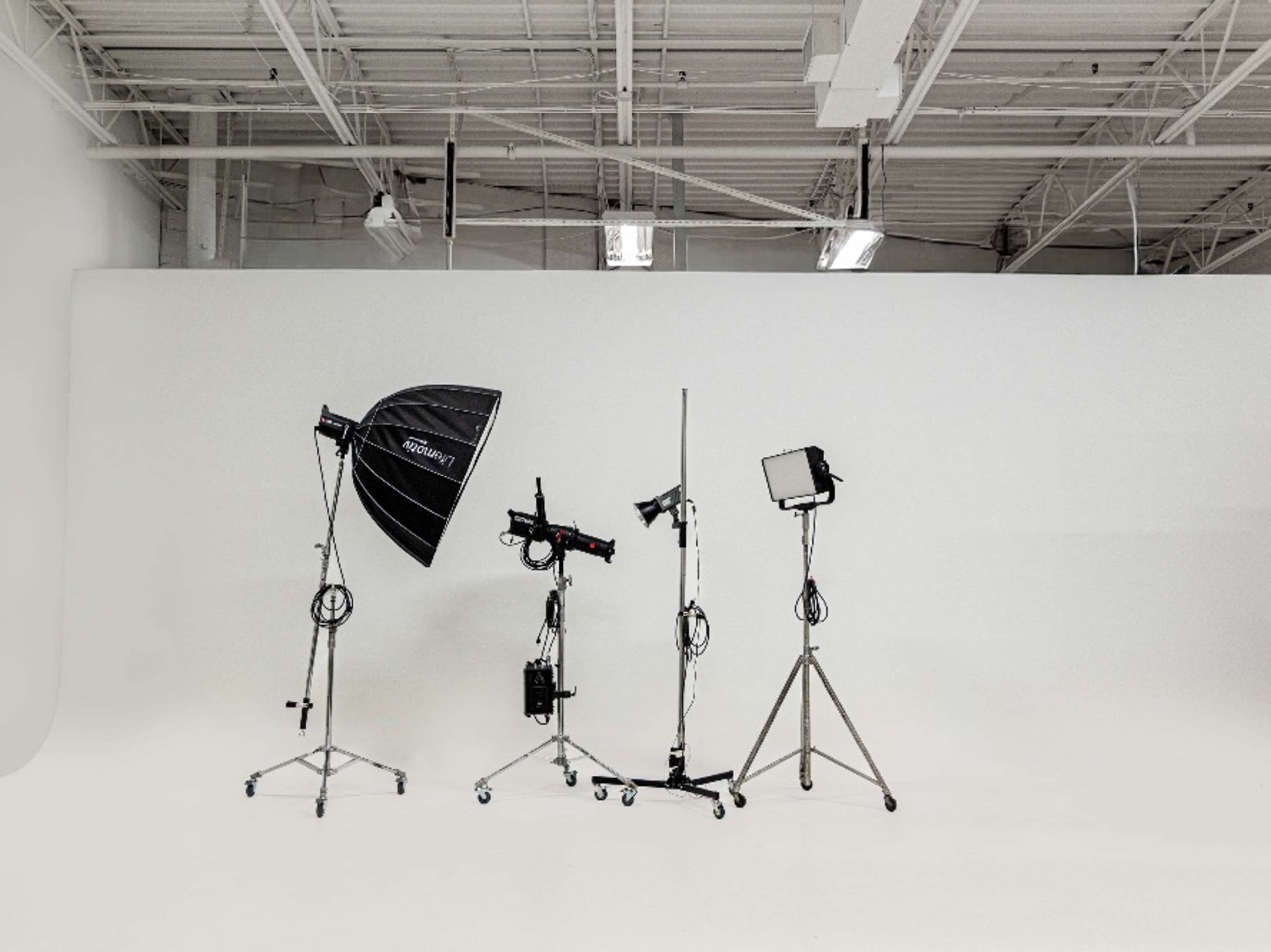 30ft Cyclorama Wall - Wedding Photography
