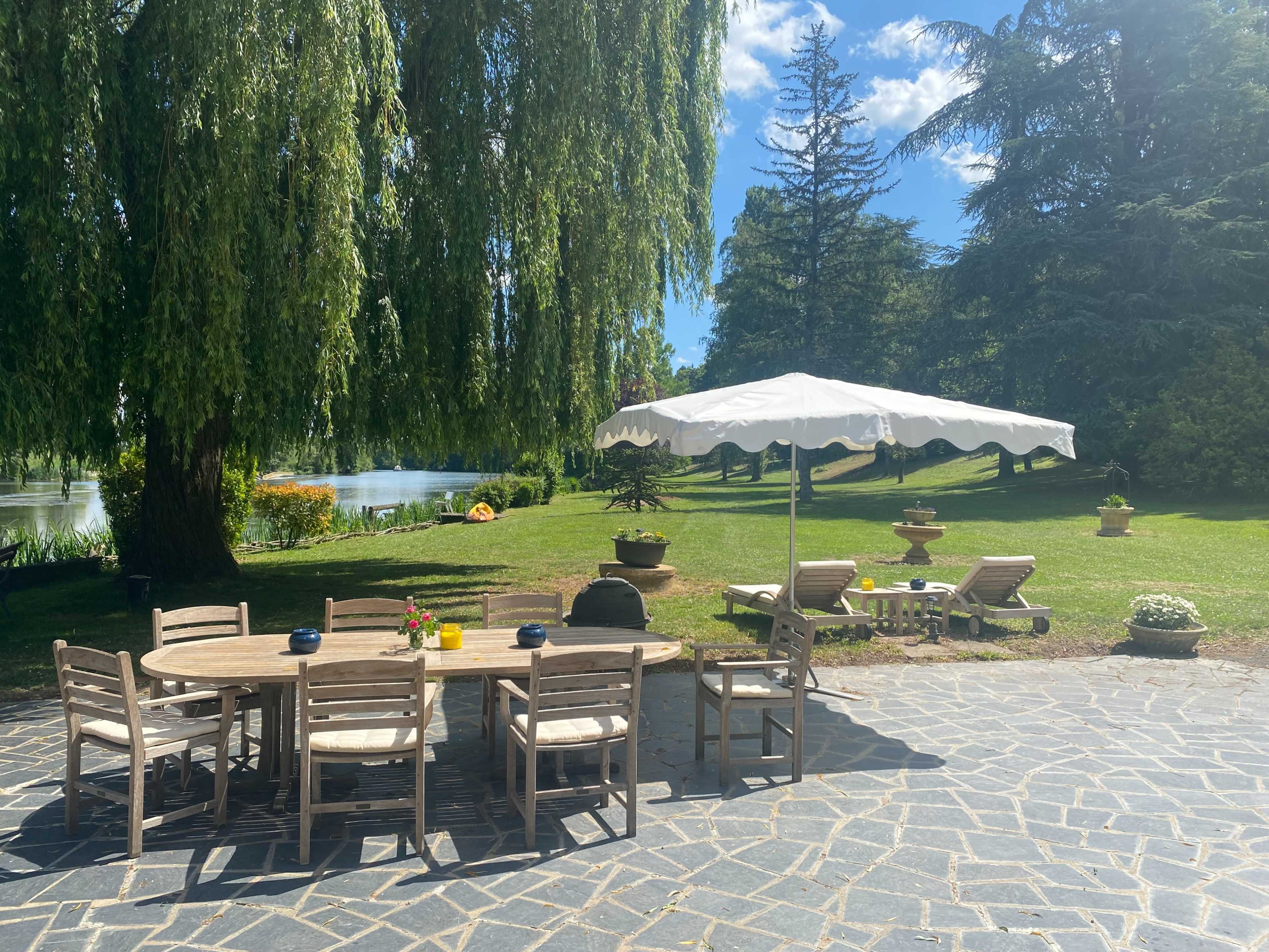 Moulin spacieux et chargé d'histoire, qui fut la propriété de Marcel Pagnol Image in , Parcé sur sarthe