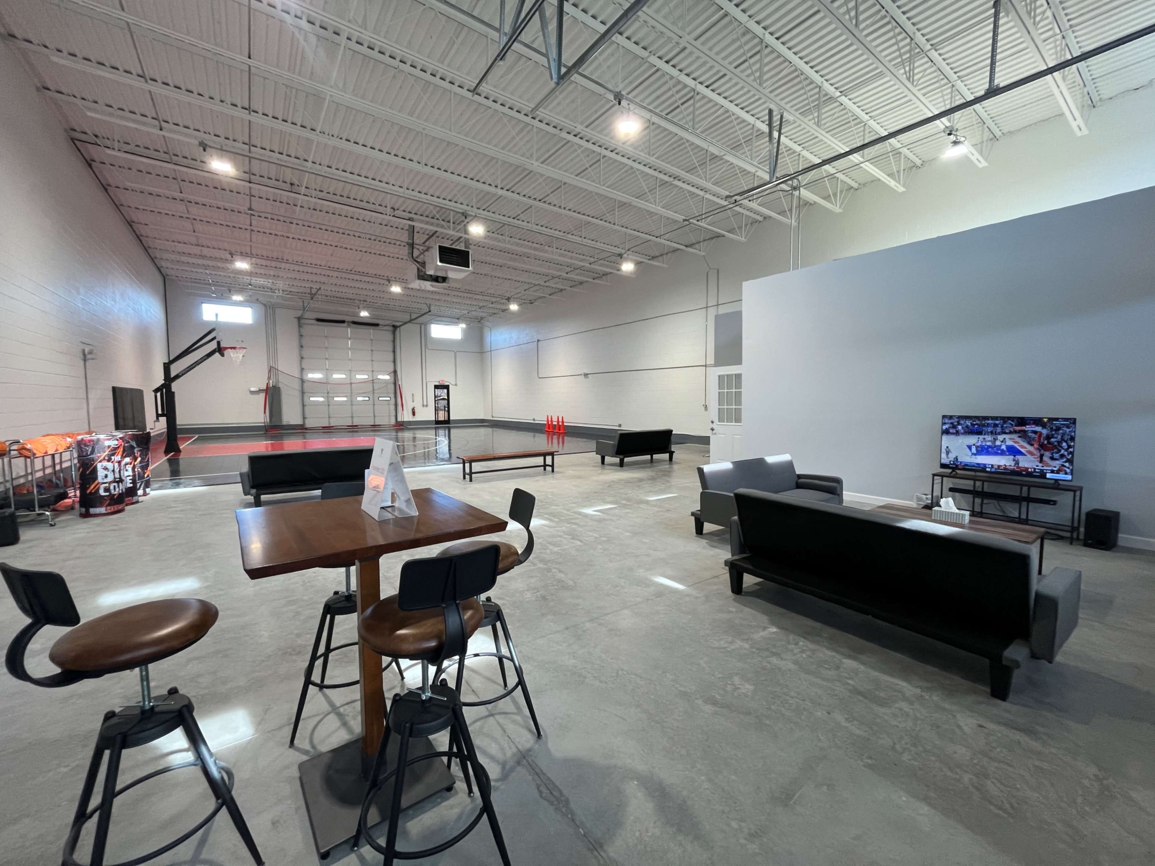 New Woodbine Gym with Comfortable Meeting Space Image in Nolensville Road, Nashville, TN