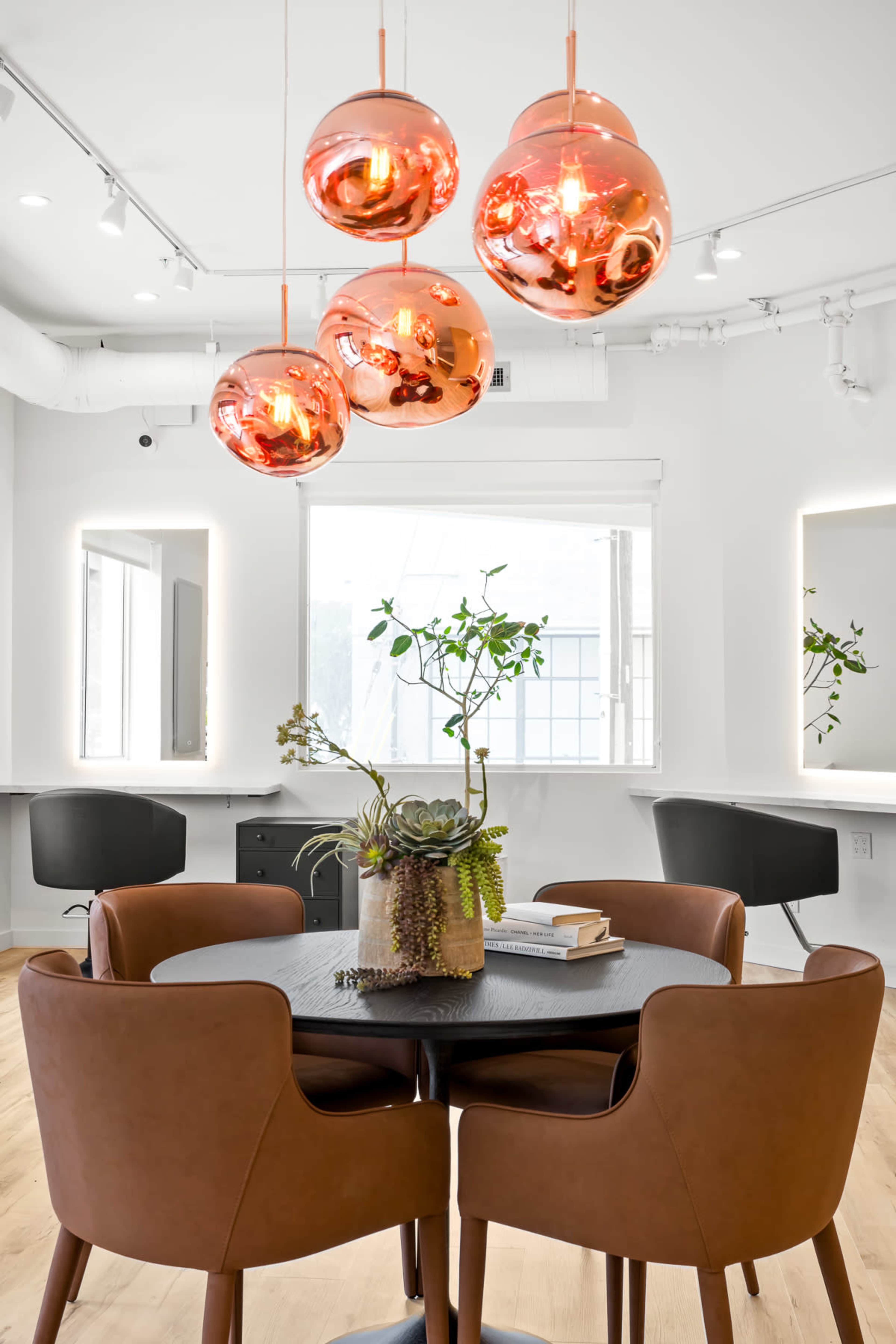 Beautiful Beverly Hill Salon Image in Beverly Hills, Beverly Hills, CA