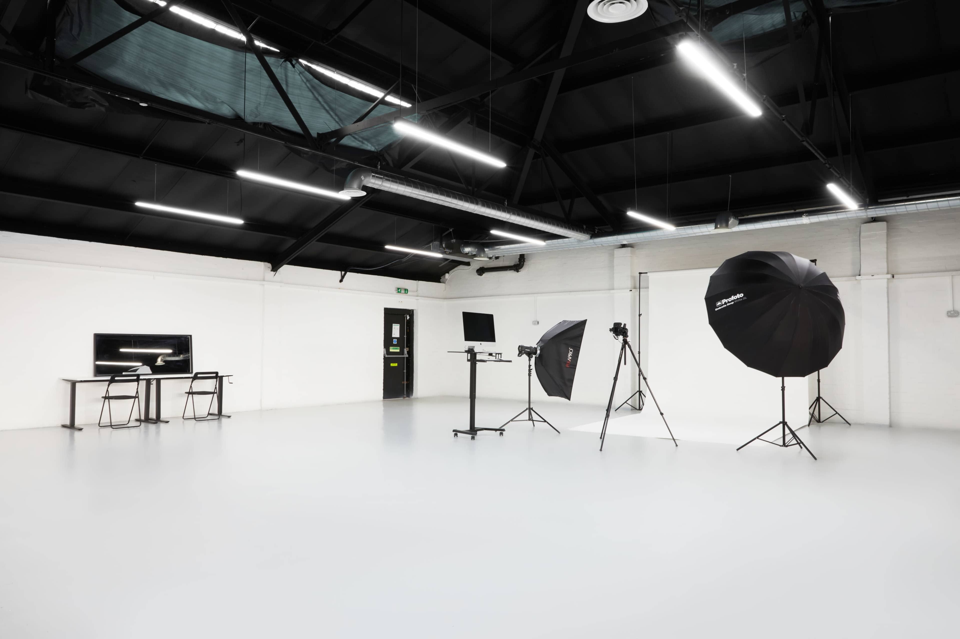 Large 2050 sqft Warehouse Studio Space Image in Lambeth, London, ENG