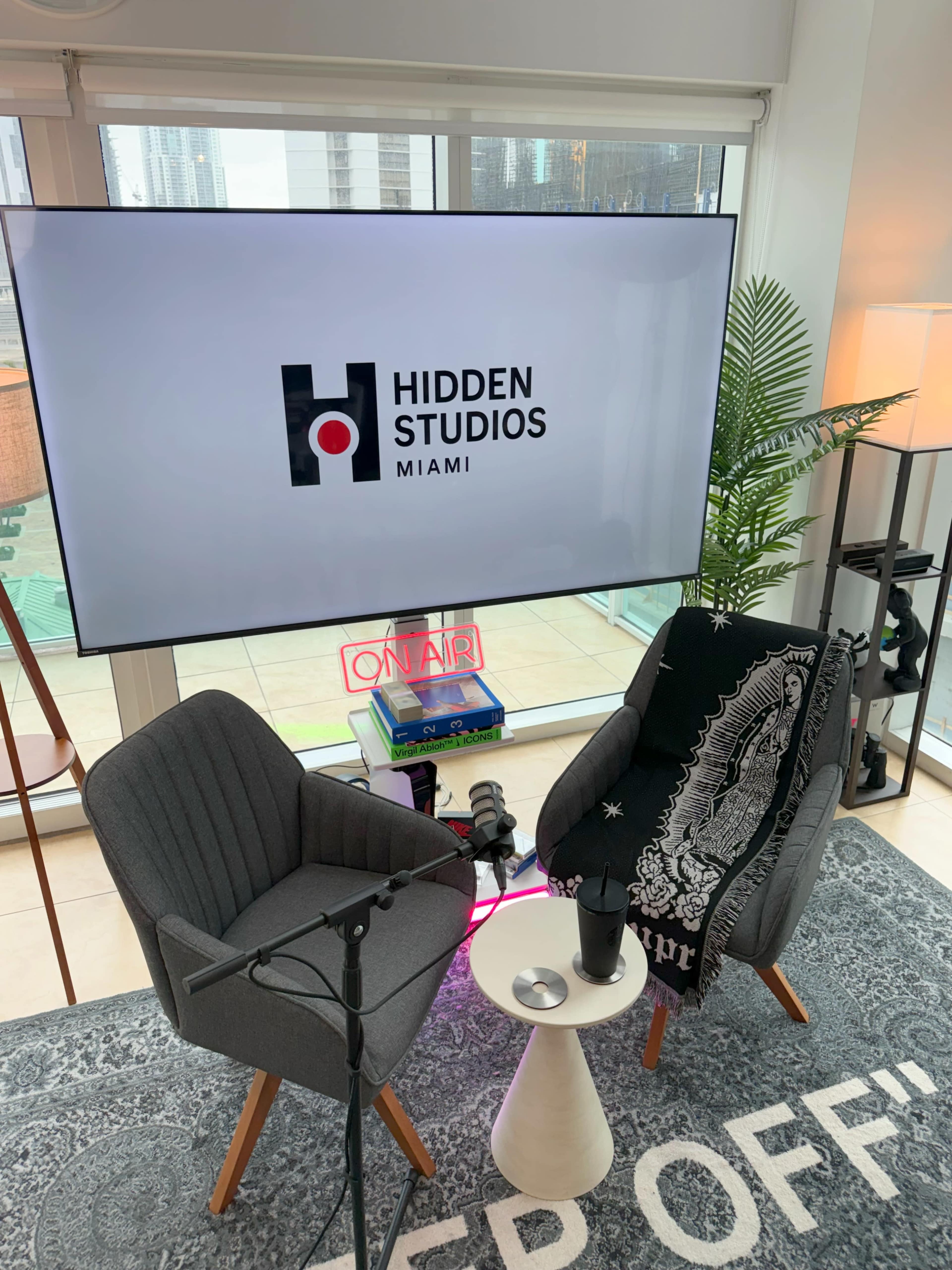 🎙️ Brickell Miami Podcast Studio w/ Skyline Views + Livestream Ready Image in Downtown Miami, Miami, FL