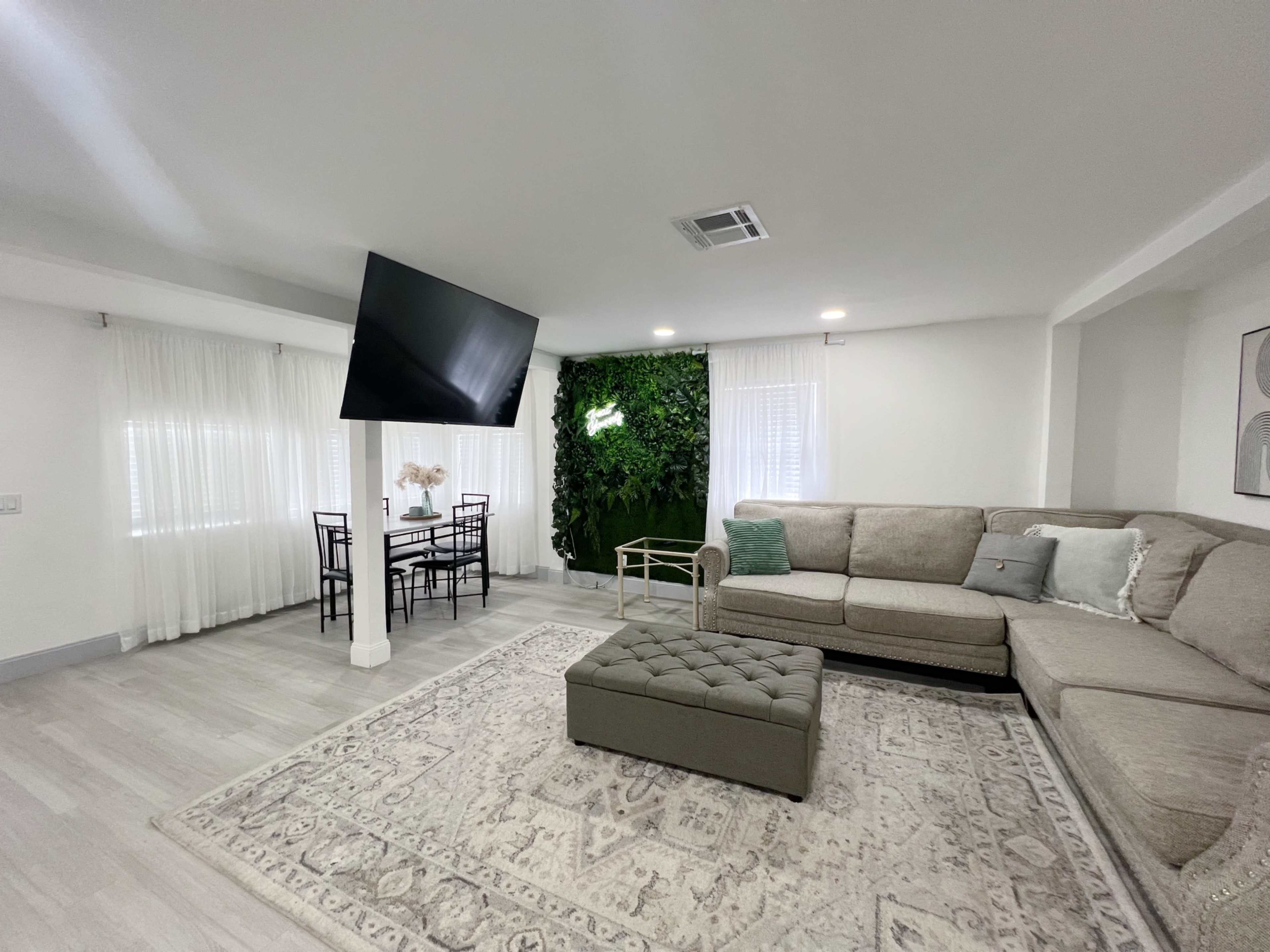 Unique Charming Home with tons of Natural Light Image in Fort Myers, Fort Myers, FL