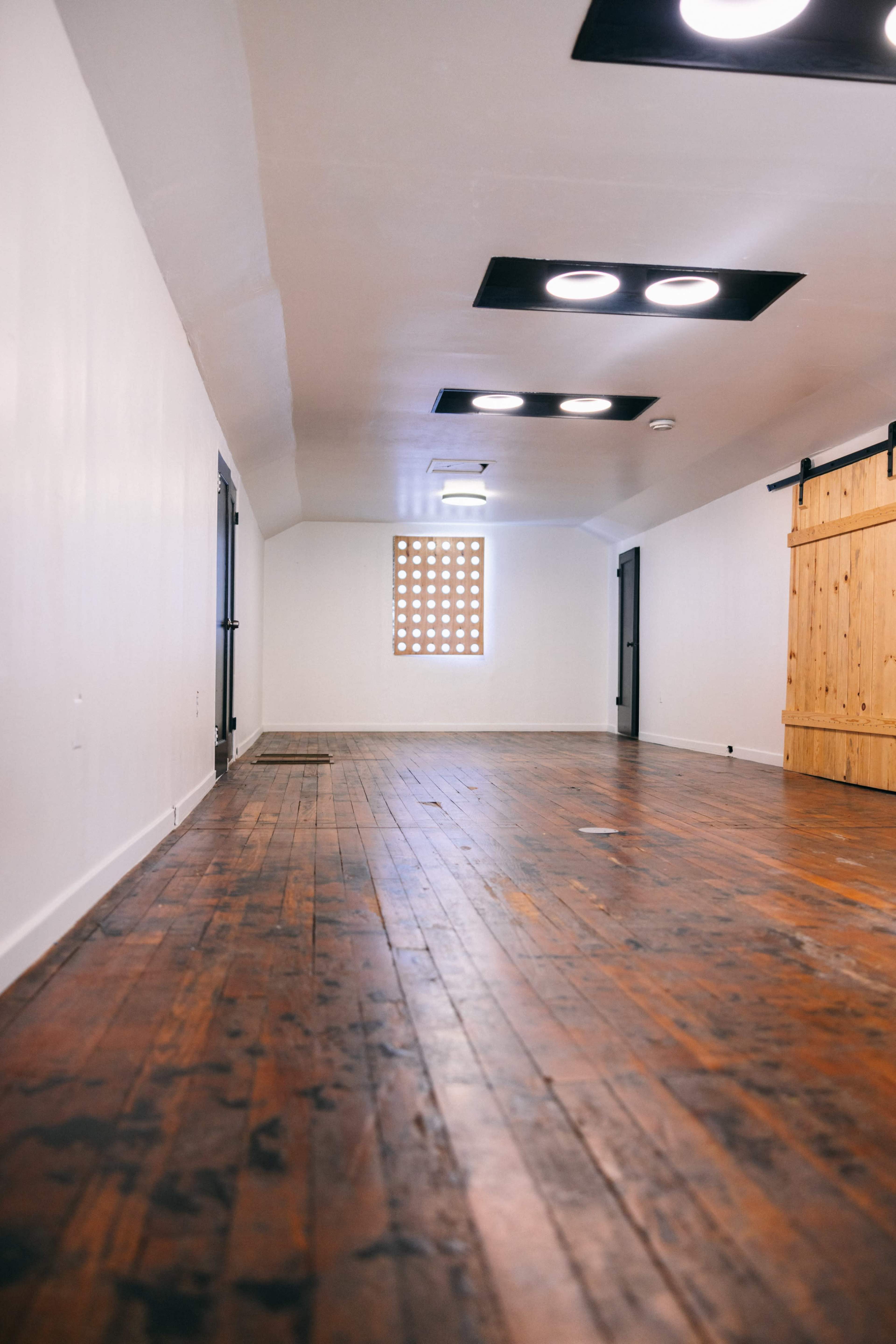 Downtown Upper Room Studio Image in Encanto Village, Phoenix, AZ